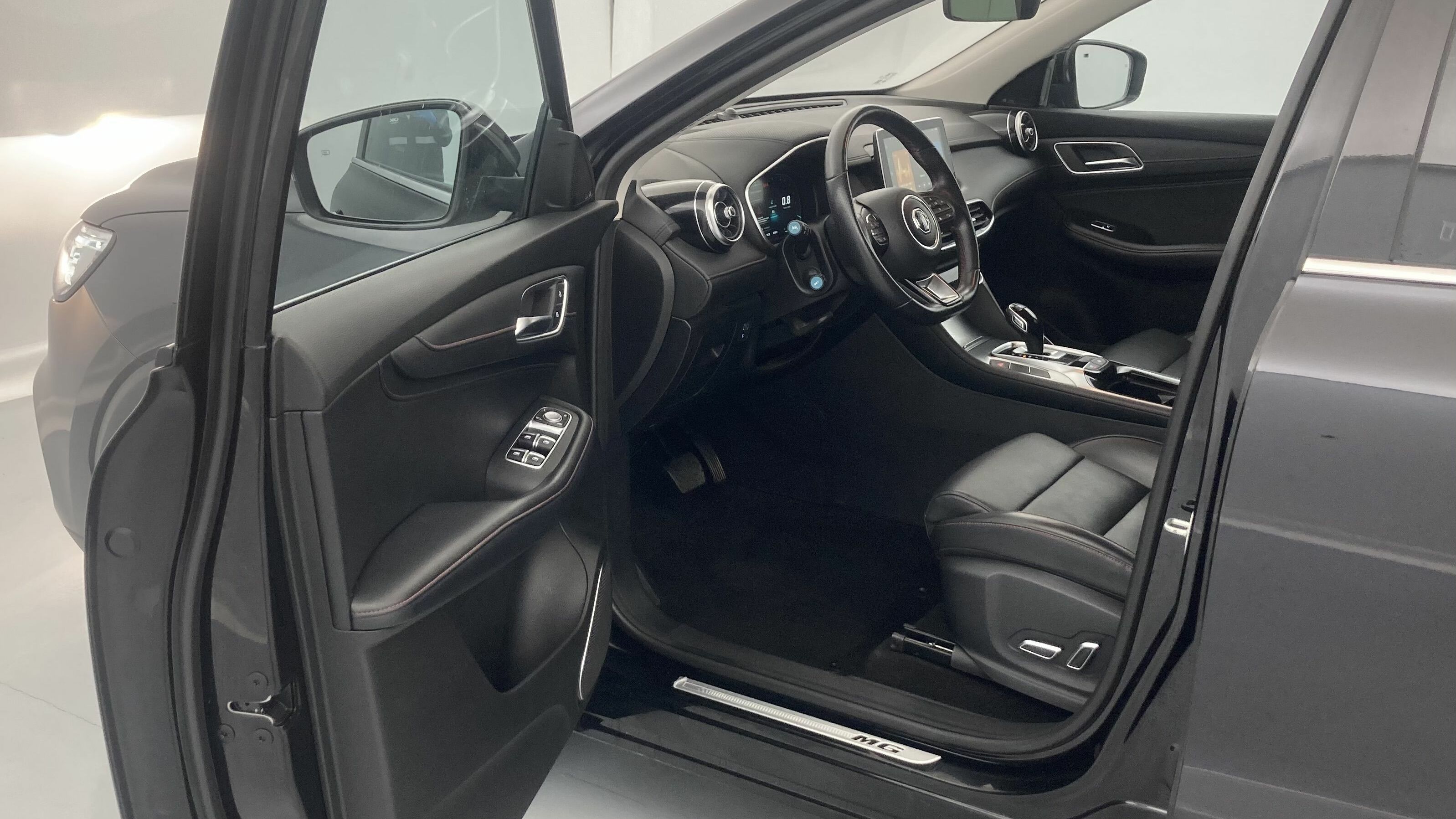 mg hs comfort 1.5 T-GDI 162 AT 2023 pebble black - pbc 14