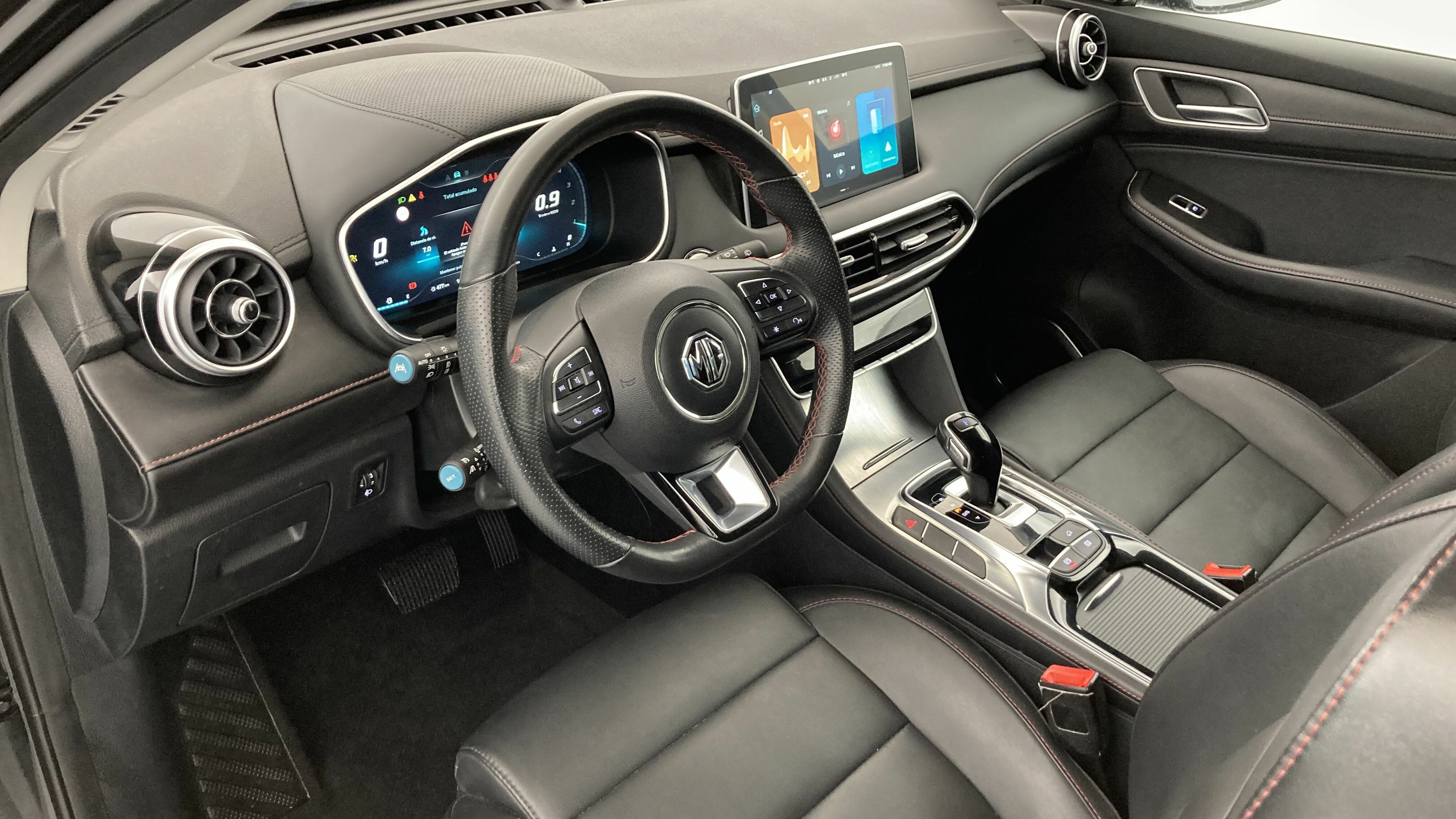 mg hs comfort 1.5 T-GDI 162 AT 2023 pebble black - pbc 16