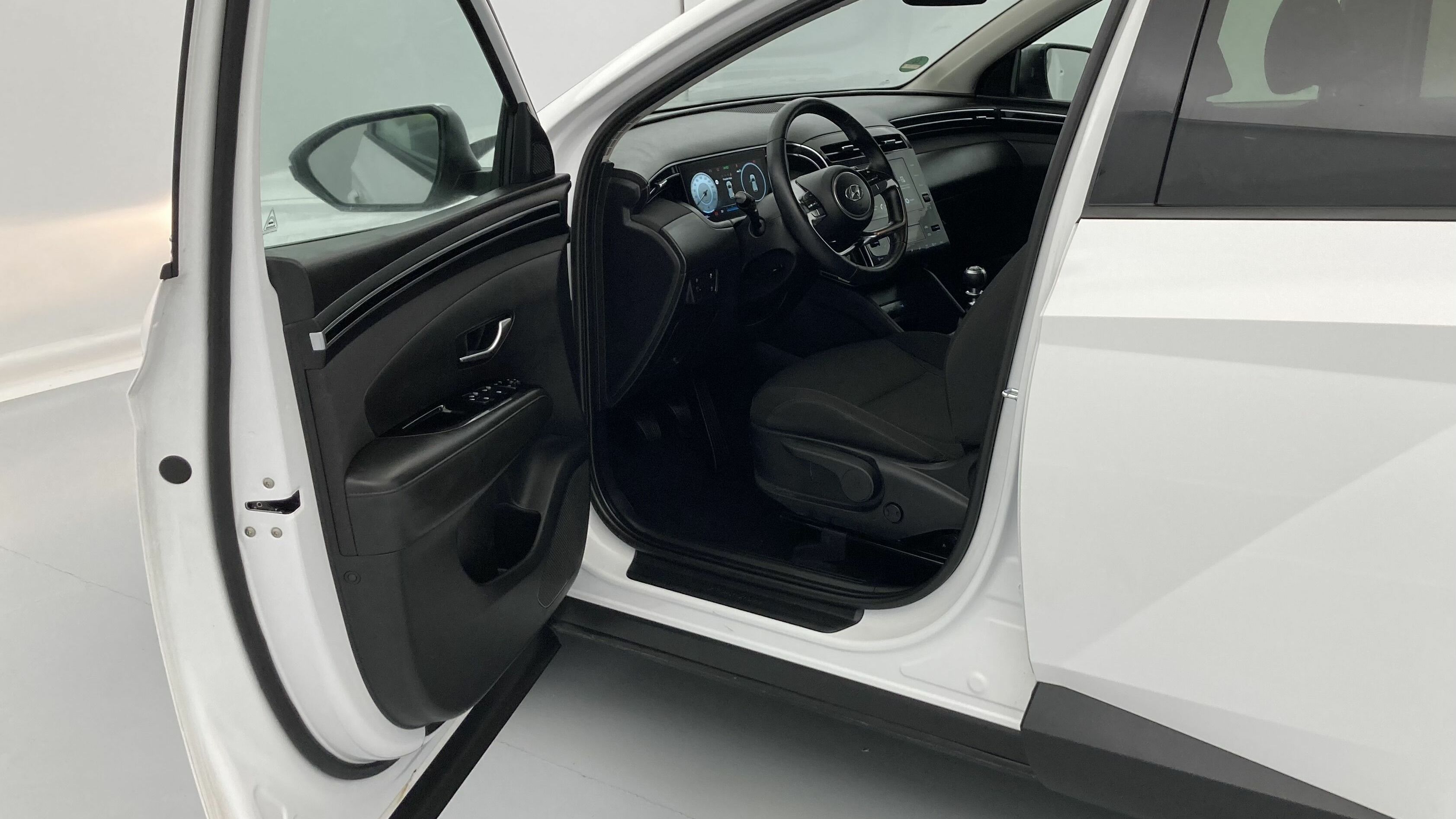 hyundai tucson smart 1.6 T-GDI 150 2022 polar white 13