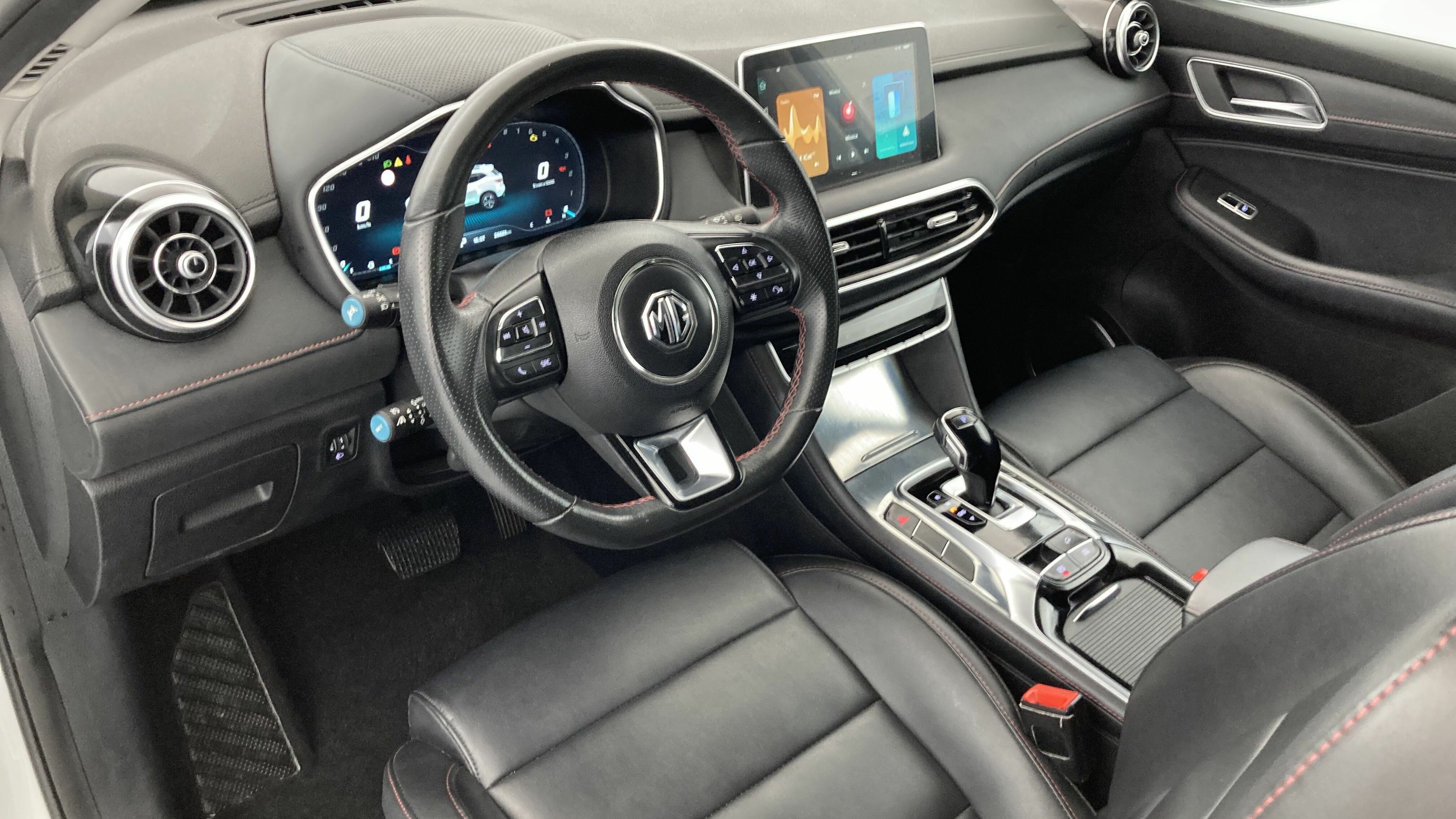 mg hs comfort 1.5 T-GDI 162 AT 2023 dover white - wsb 12