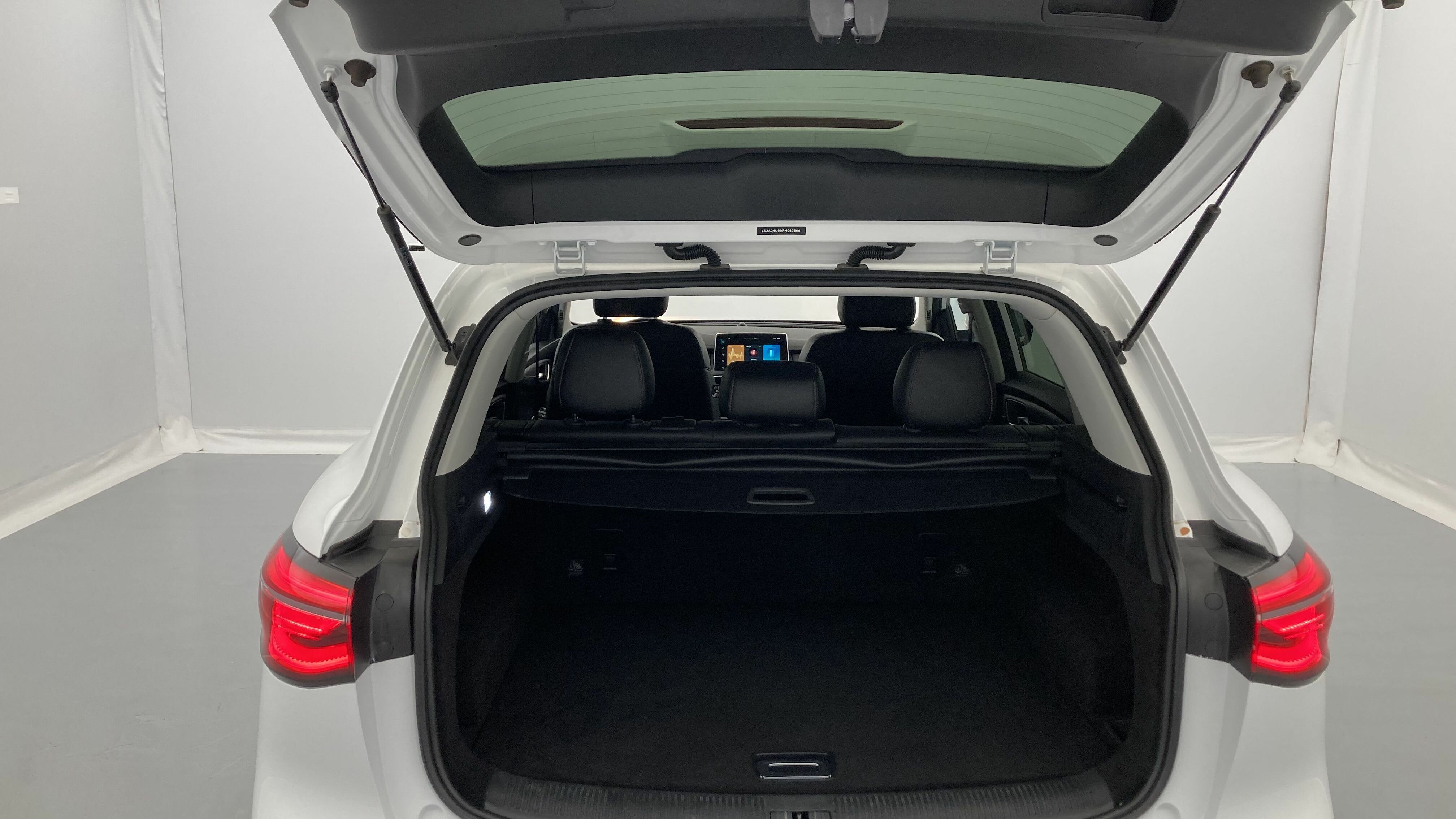 mg hs comfort 1.5 T-GDI 162 AT 2023 dover white - wsb 19