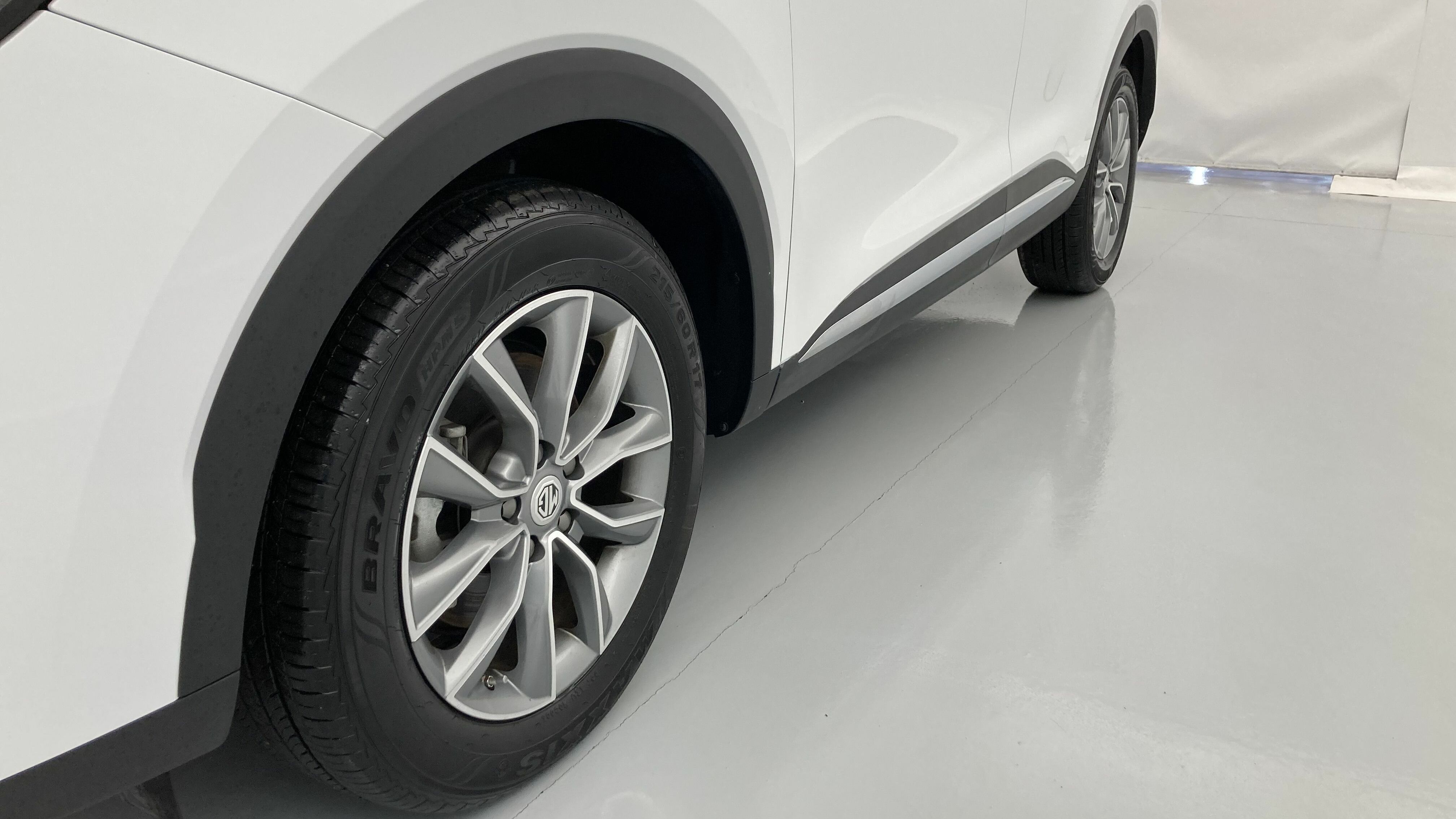 mg hs comfort 1.5 T-GDI 162 AT 2023 dover white - wsb 21