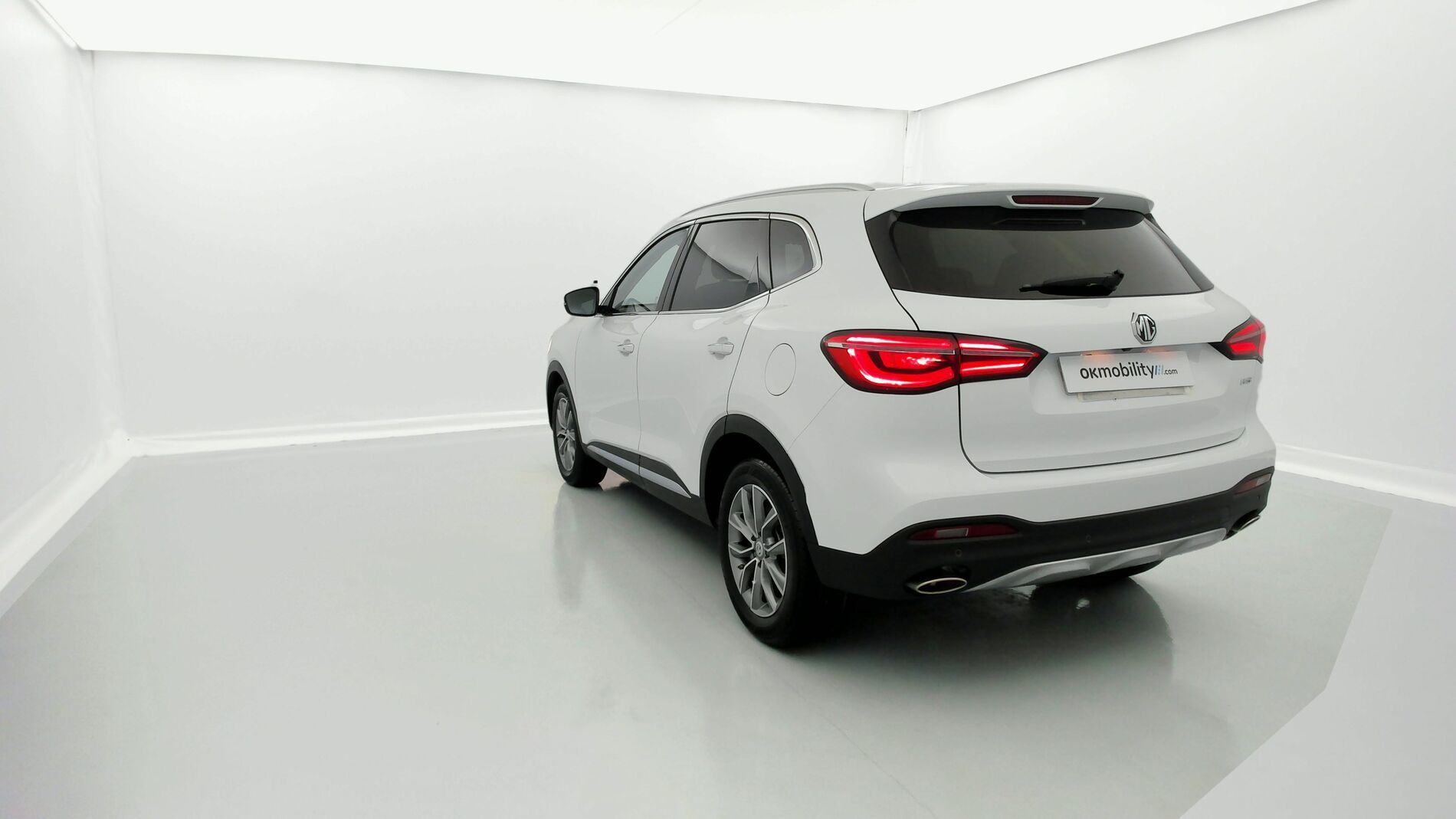 mg hs comfort 1.5 T-GDI 162 AT 2023 dover white - wsb 5