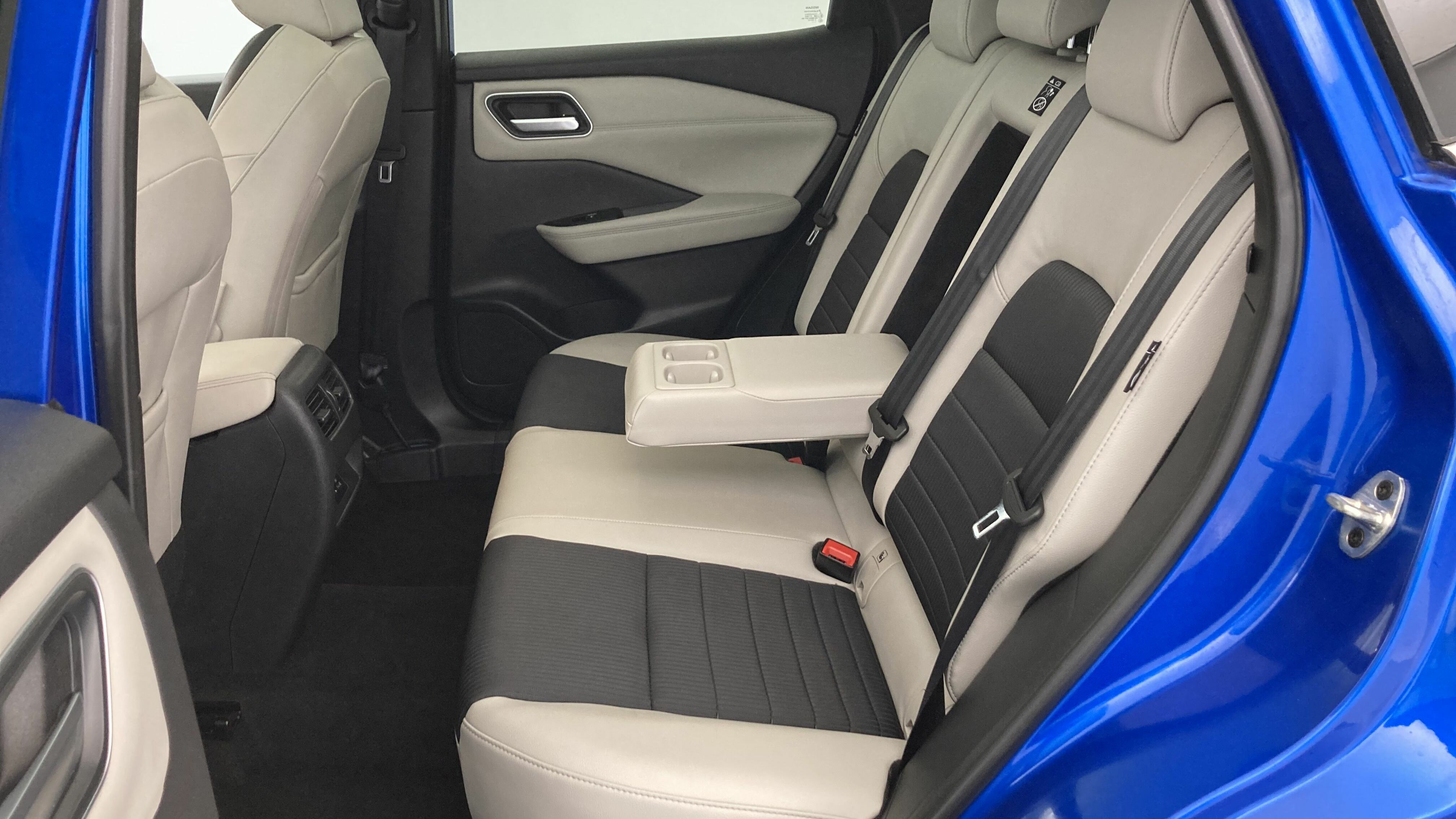 nissan qashqai tekna 1.3 DIG-T 140 MHEV 2022 blue 21