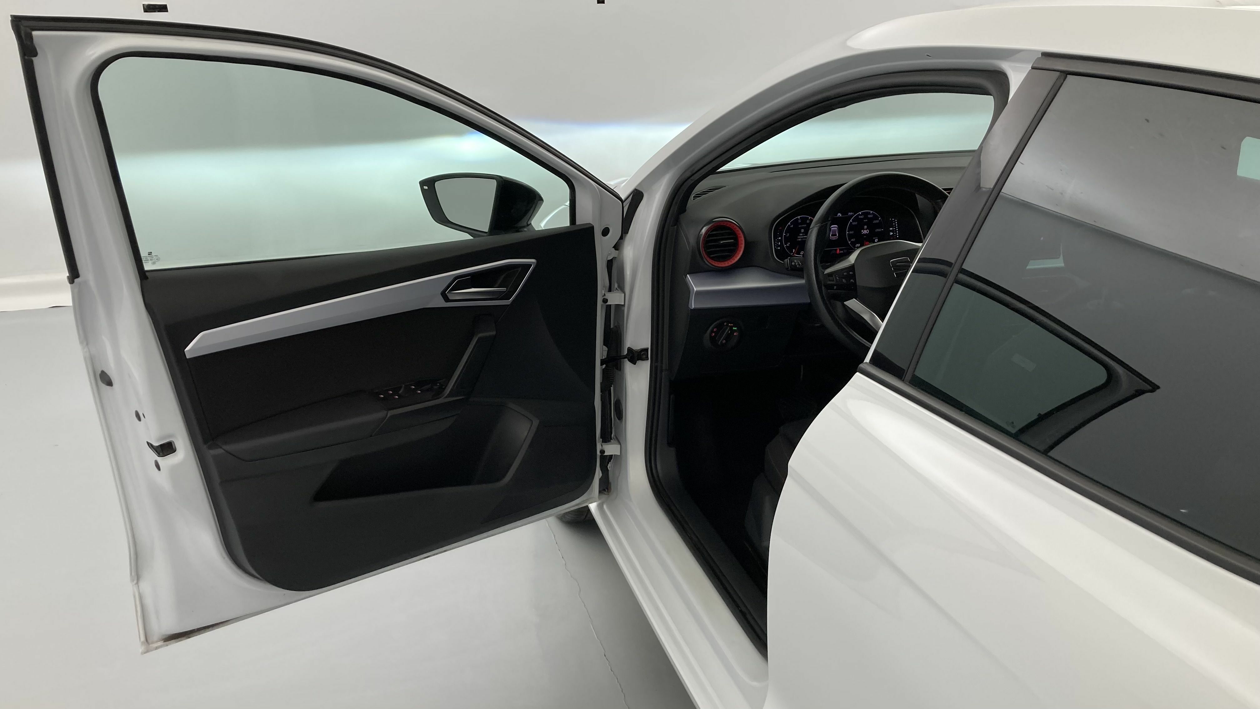 seat ibiza fr xl 1.5 TSI 150 DSG 2024 blanco nevada 13