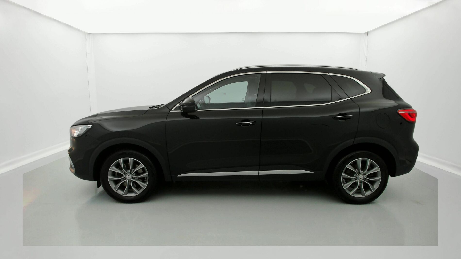 mg hs comfort 1.5 T-GDI 162 AT 2023 pebble black - pbc 8