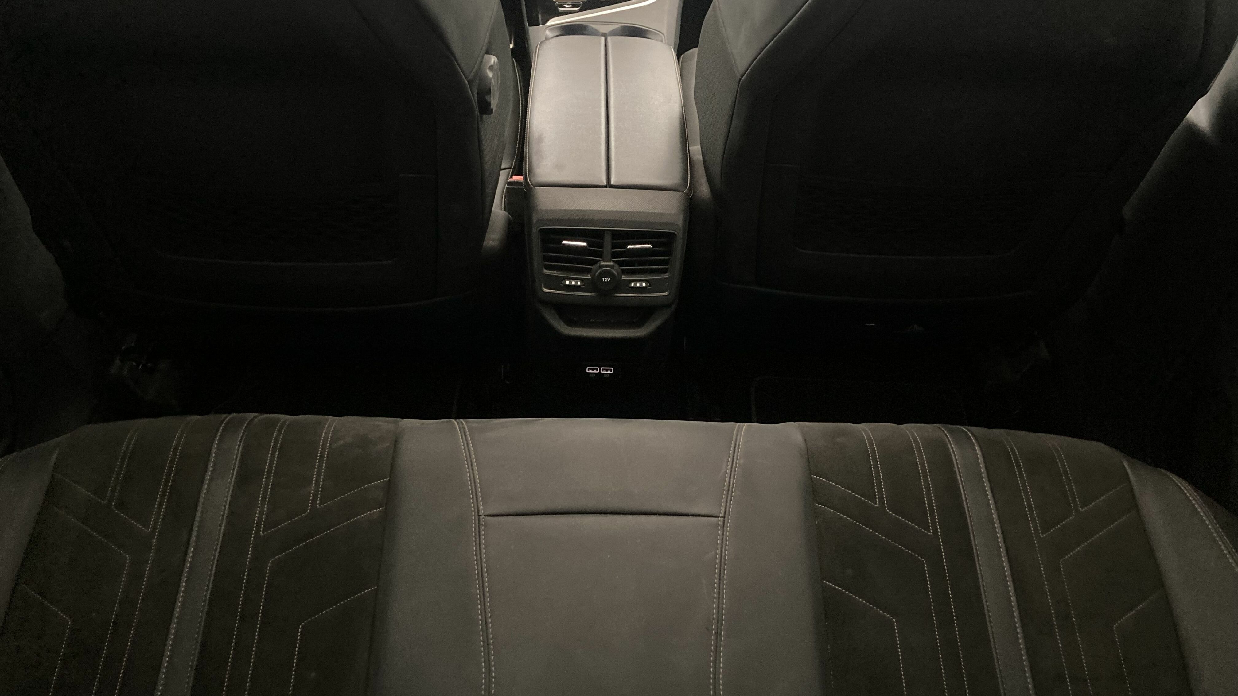 peugeot 3008 gt pack 1.6 HYBRID 300 EAT PHEV 2022 negro perla nera 21