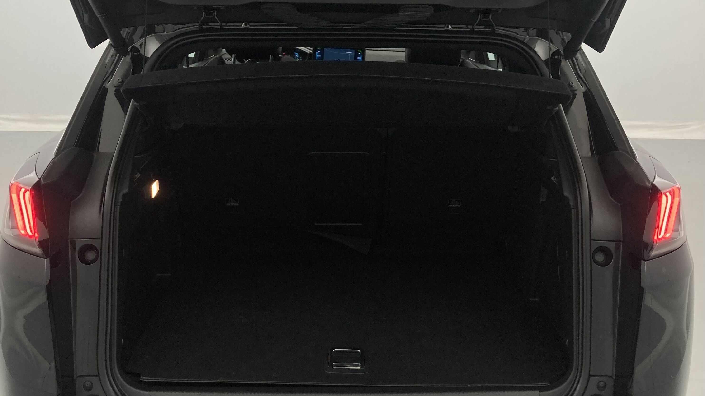 peugeot 3008 gt pack 1.6 HYBRID 300 EAT PHEV 2022 negro perla nera 23