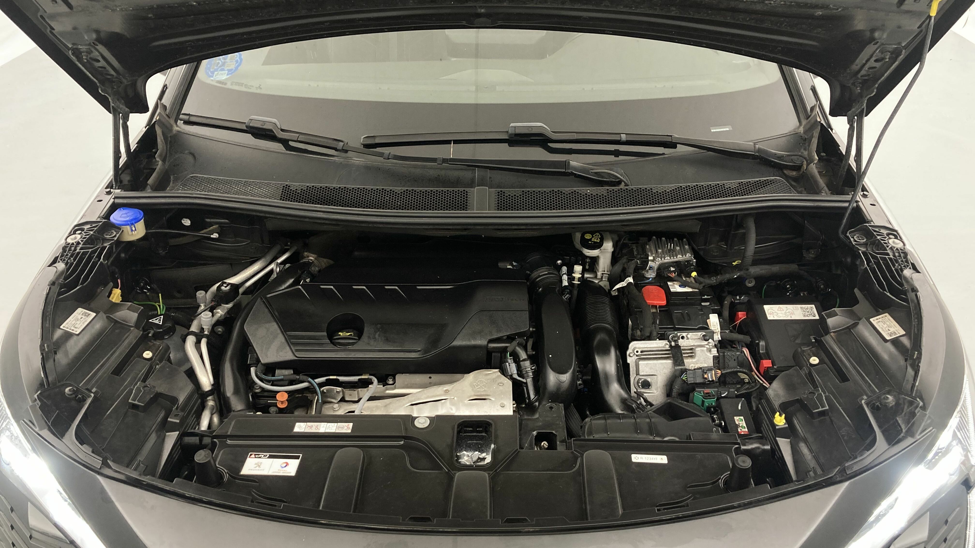 peugeot 3008 gt pack 1.6 HYBRID 300 EAT PHEV 2022 negro perla nera 24