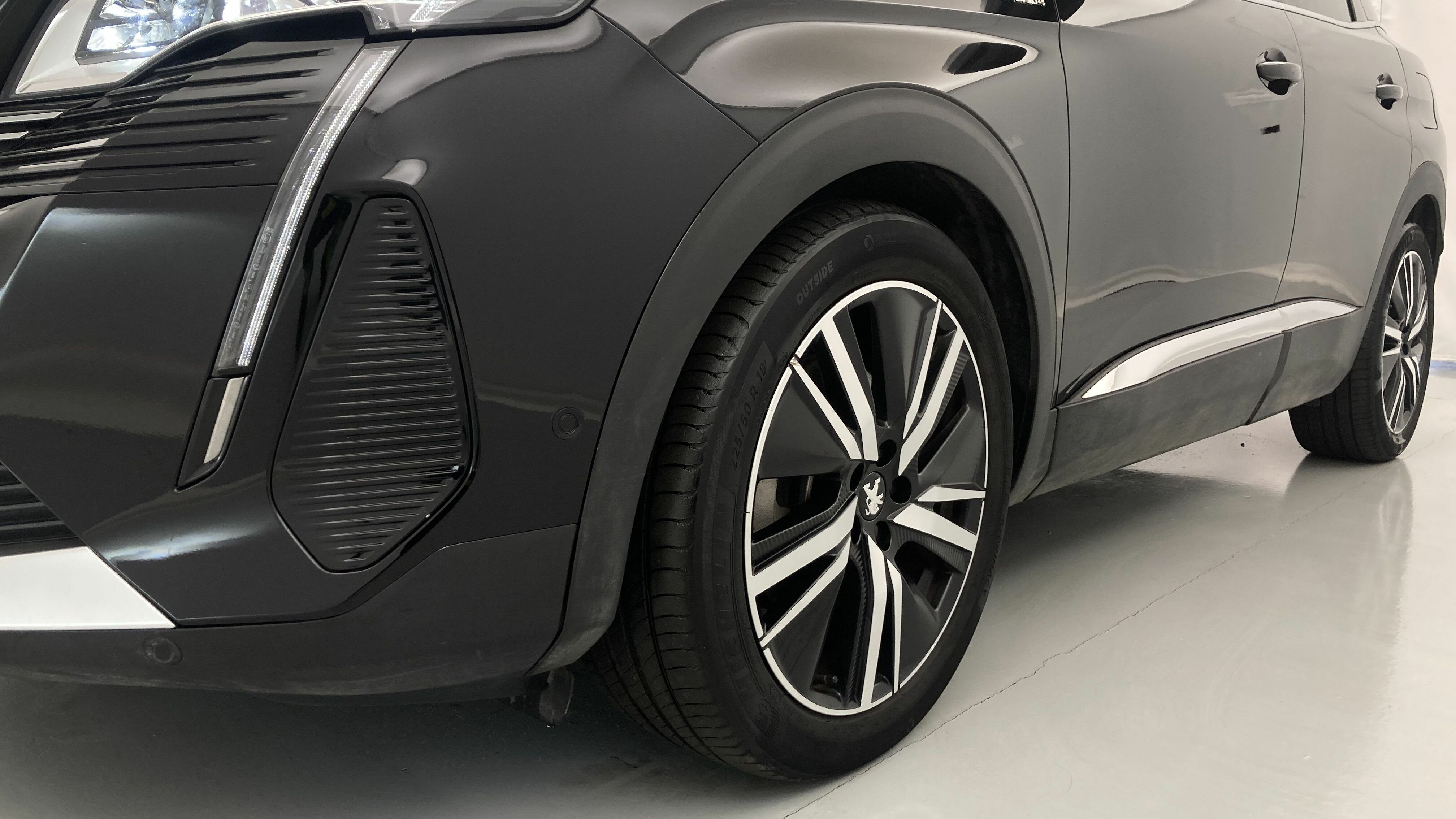 peugeot 3008 gt pack 1.6 HYBRID 300 EAT PHEV 2022 negro perla nera 25