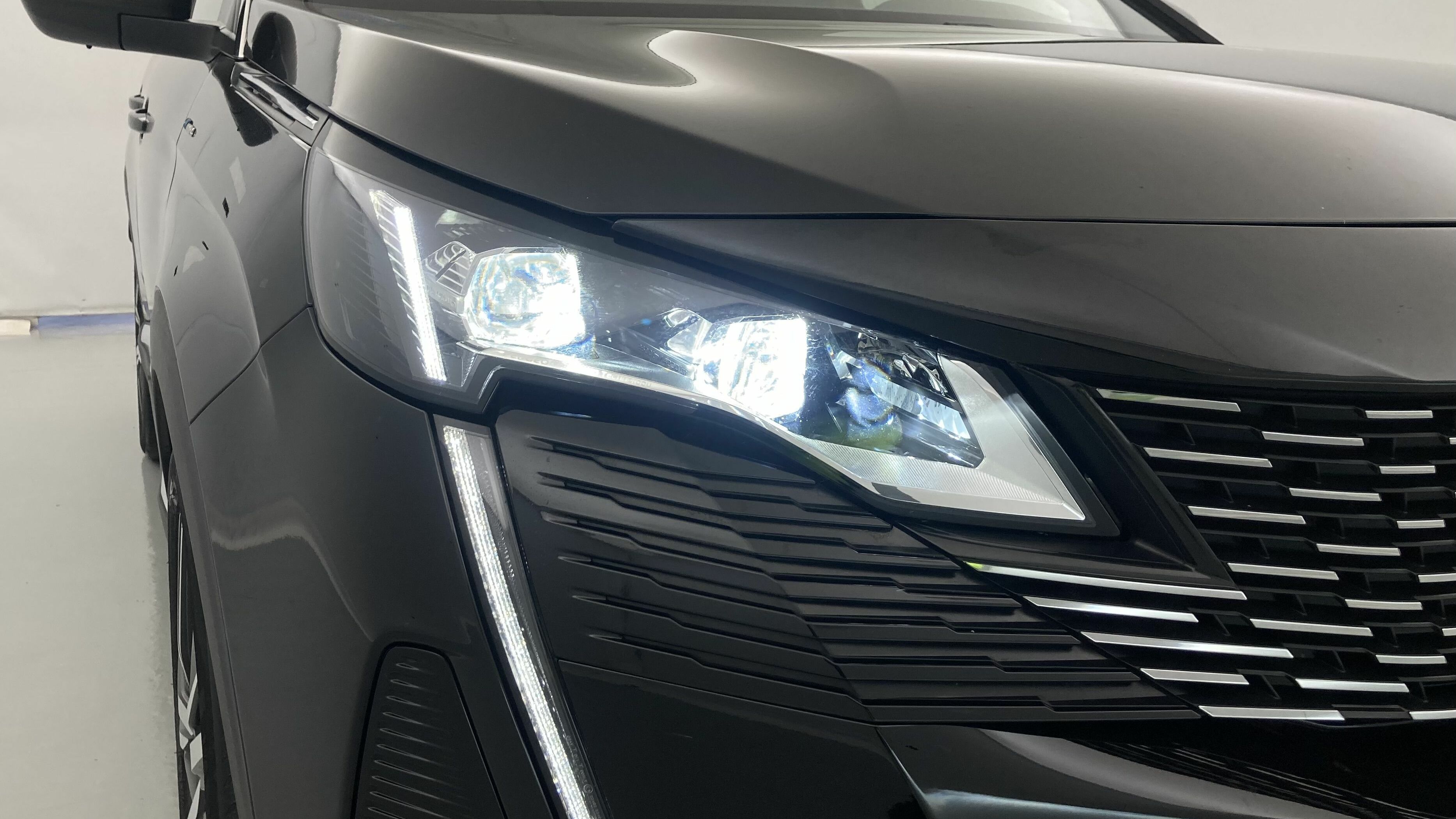 peugeot 3008 gt pack 1.6 HYBRID 300 EAT PHEV 2022 negro perla nera 28