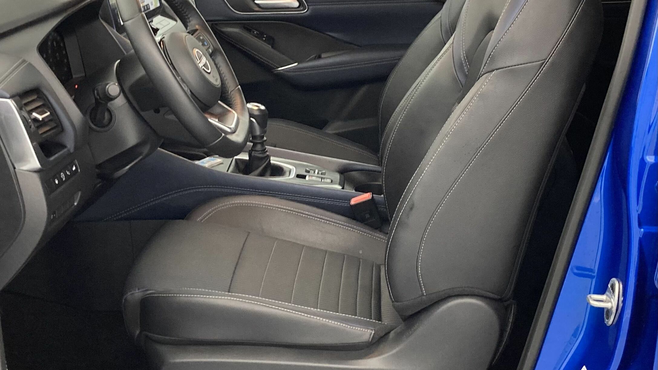 nissan qashqai tekna 1.3 DIG-T 140 MHEV 2022 blue 15