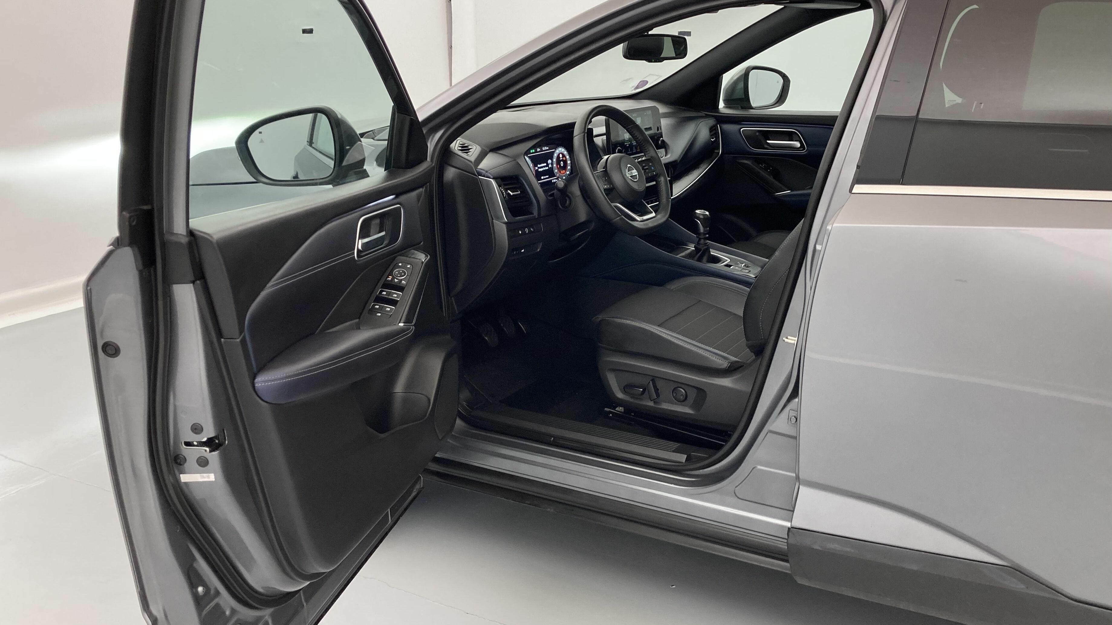 nissan qashqai tekna 1.3 DIG-T 140 MHEV 2022 gris squale 13