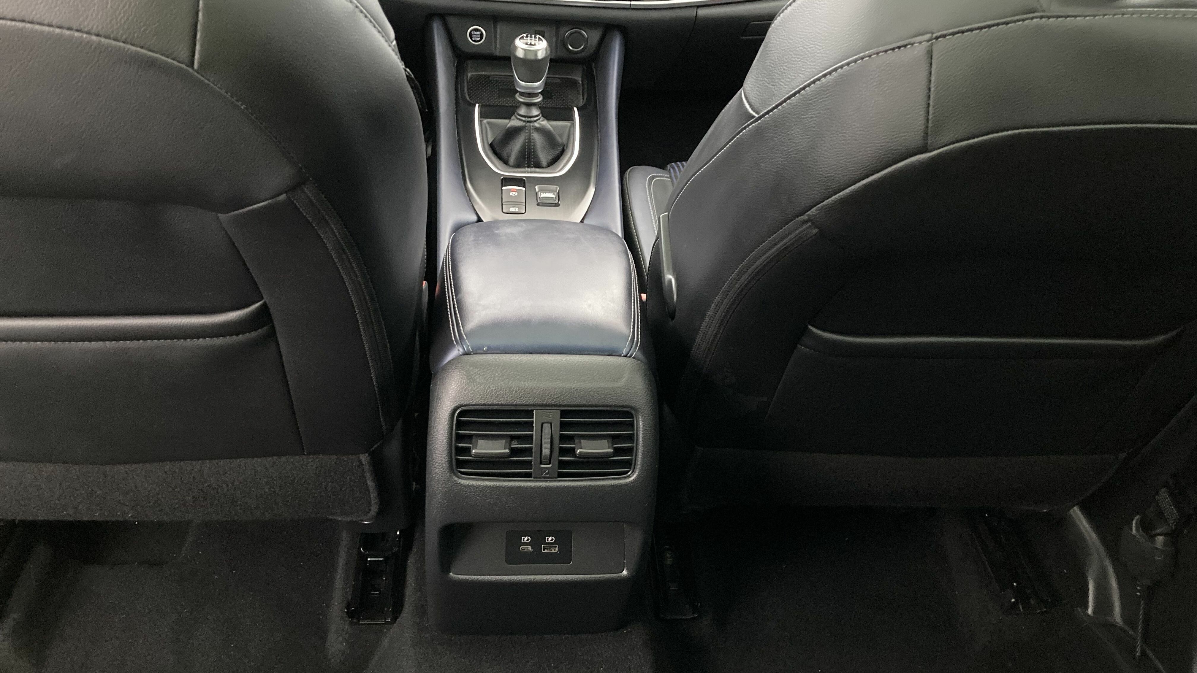 nissan qashqai tekna 1.3 DIG-T 140 MHEV 2022 gris squale 22