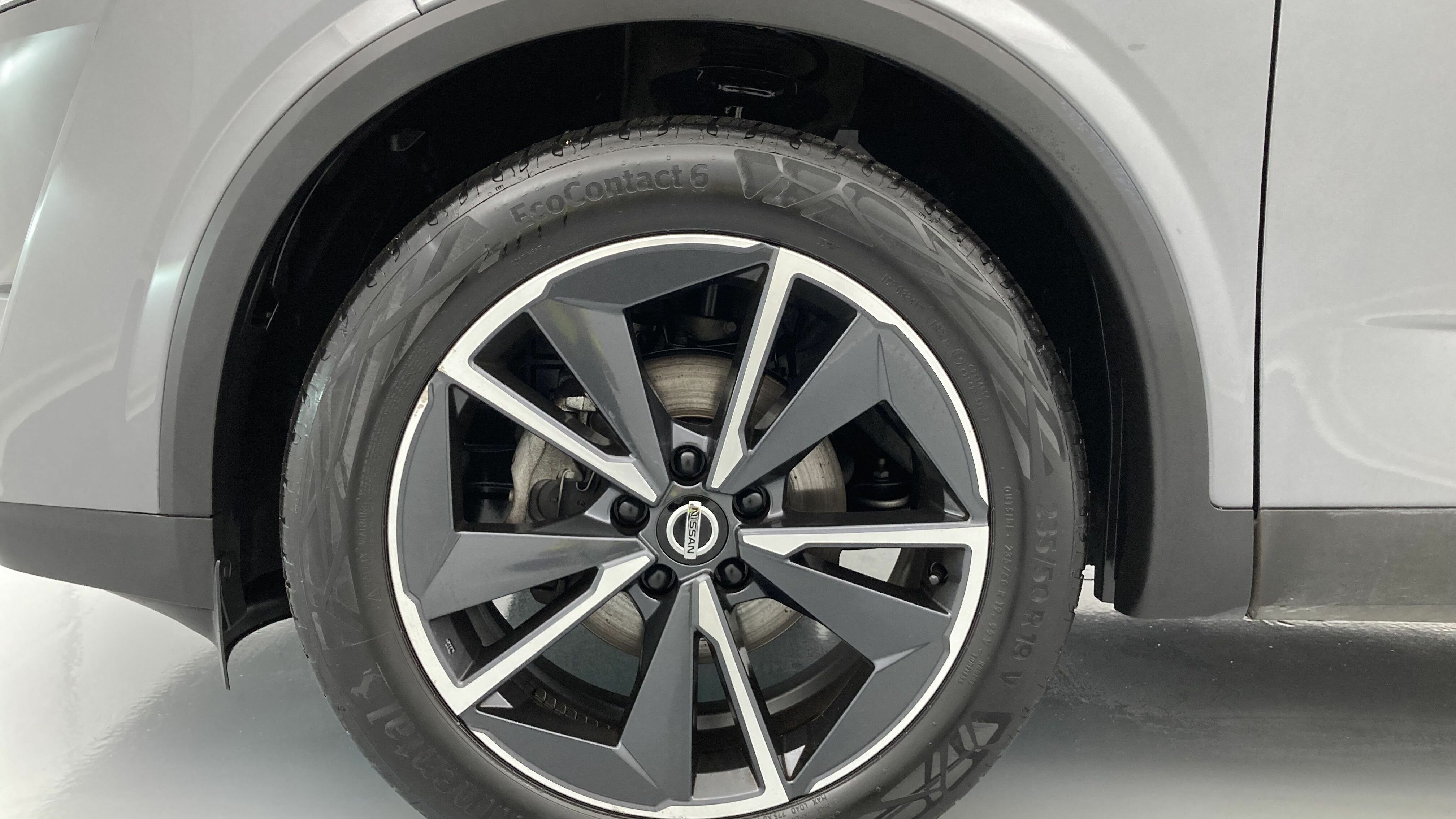 nissan qashqai tekna 1.3 DIG-T 140 MHEV 2022 gris squale 27