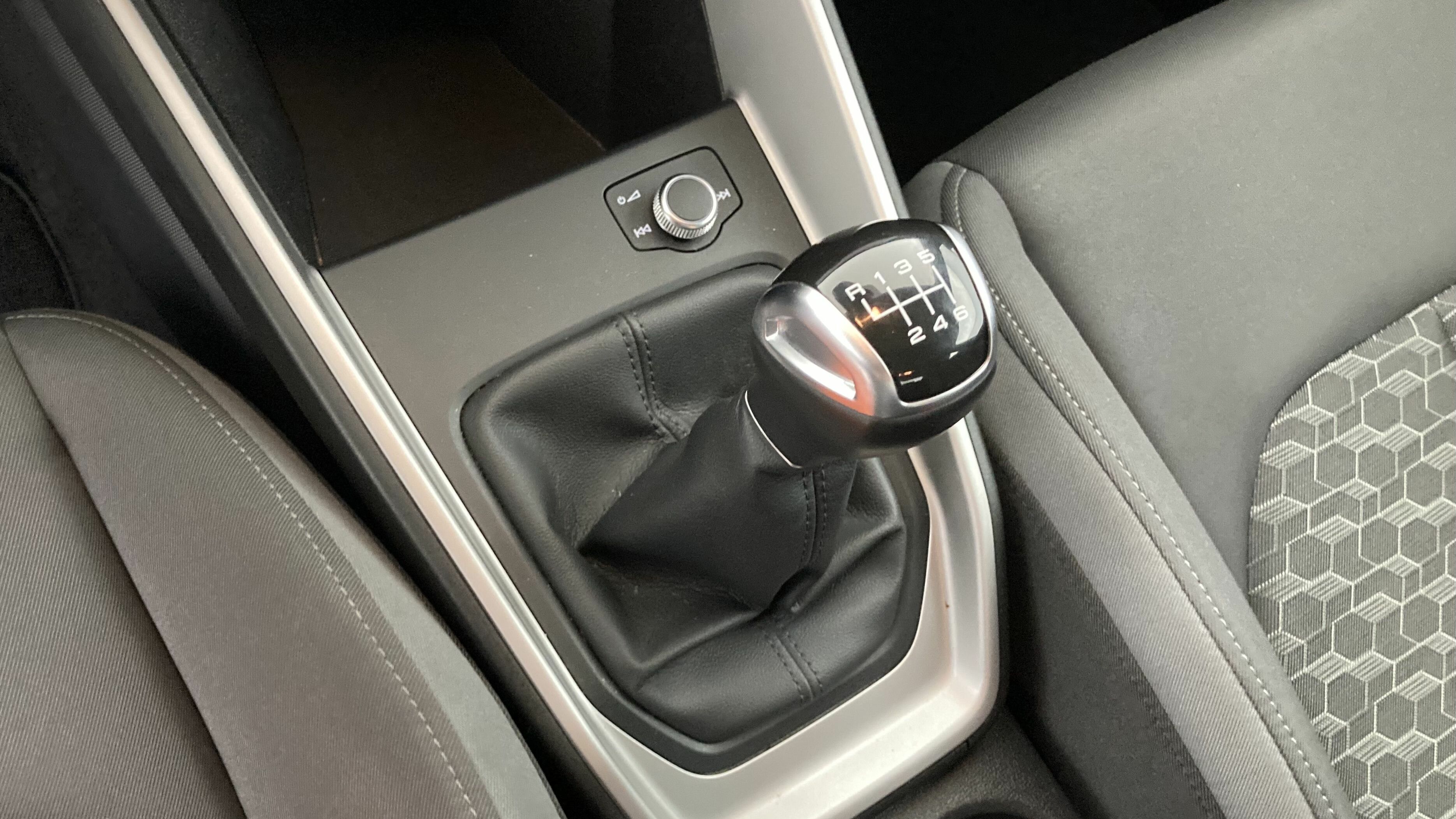 audi a1 sportback s line 30 TFSI 110 2022 gletscherweis / mythosschwarz 21