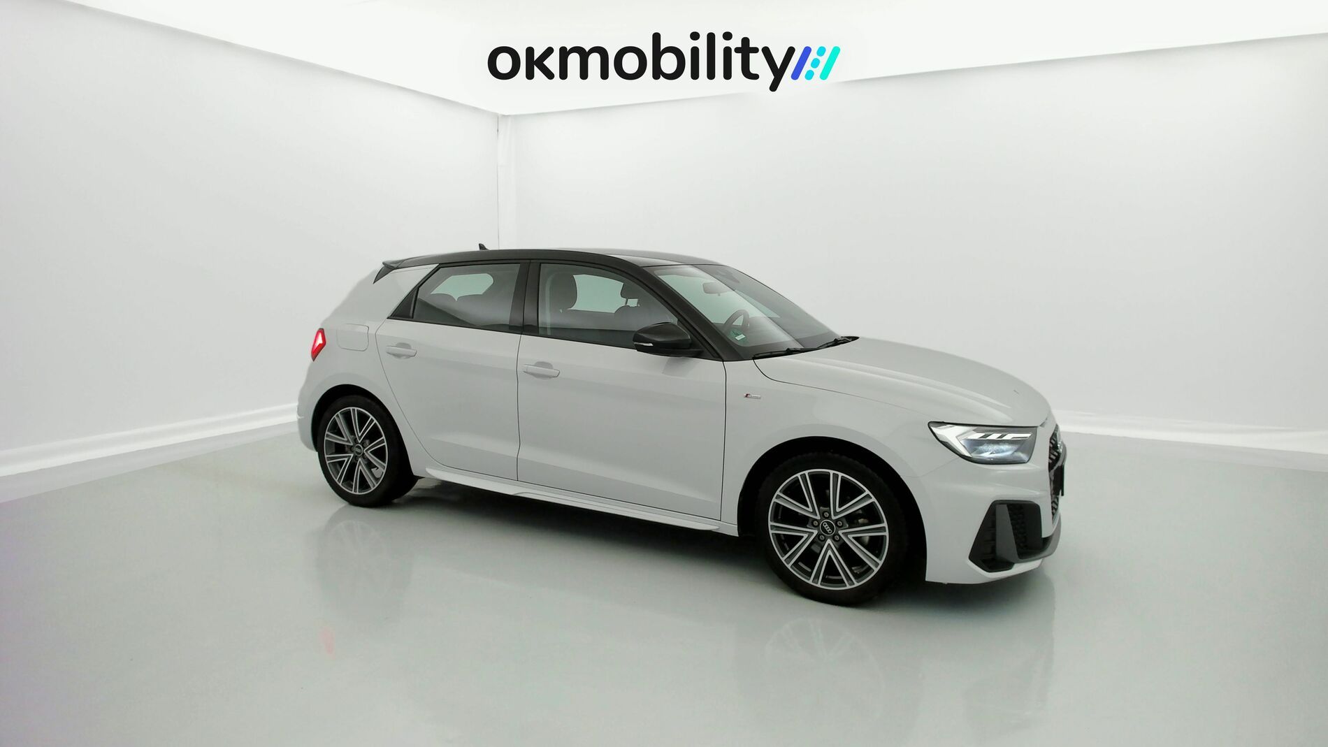 audi a1 sportback s line 30 TFSI 110 2022 gletscherweis / mythosschwarz 2