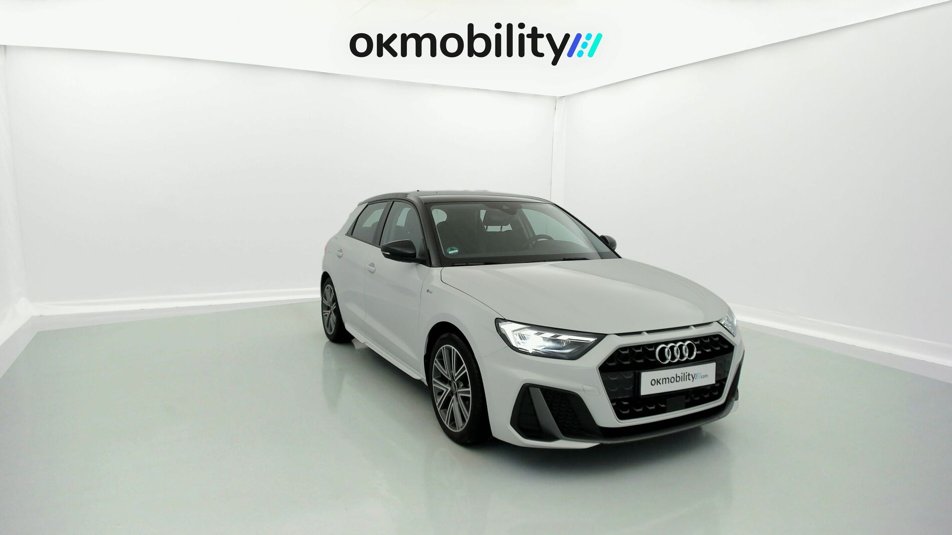 audi a1 sportback s line 30 TFSI 110 2022 gletscherweis / mythosschwarz 3