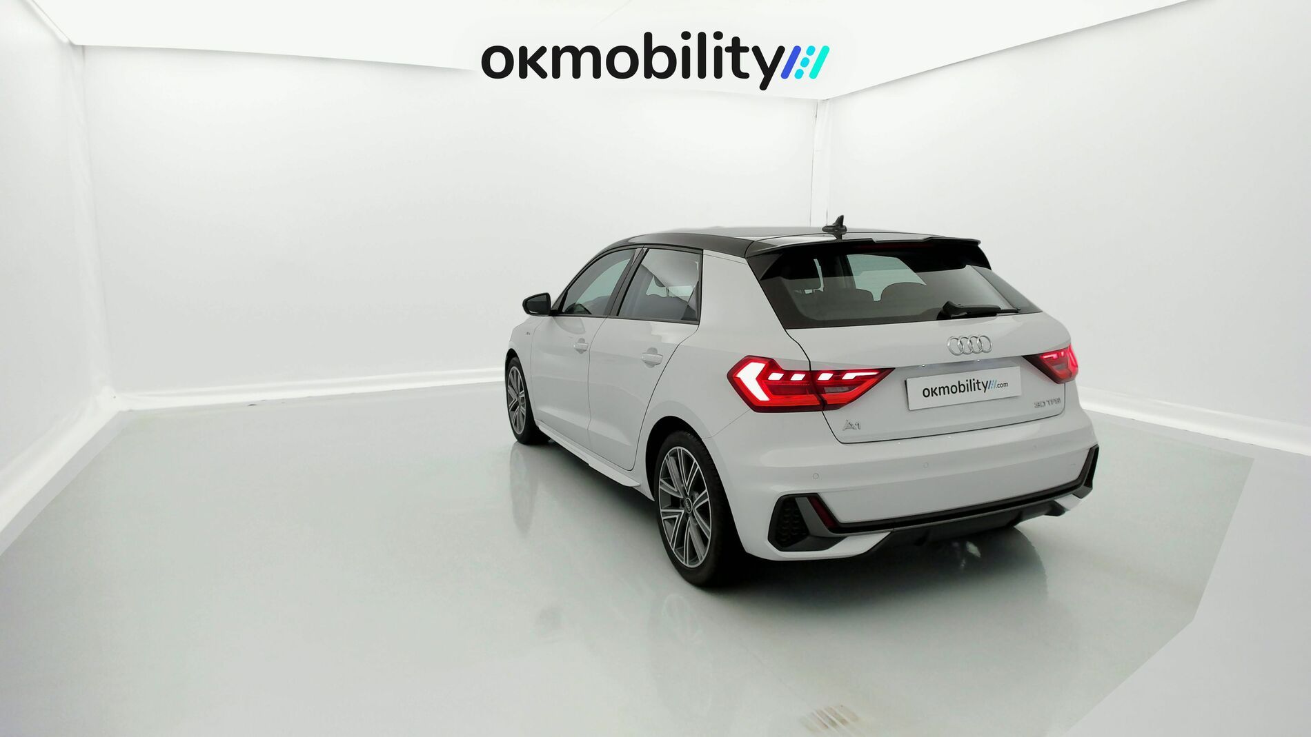 audi a1 sportback s line 30 TFSI 110 2022 gletscherweis / mythosschwarz 10