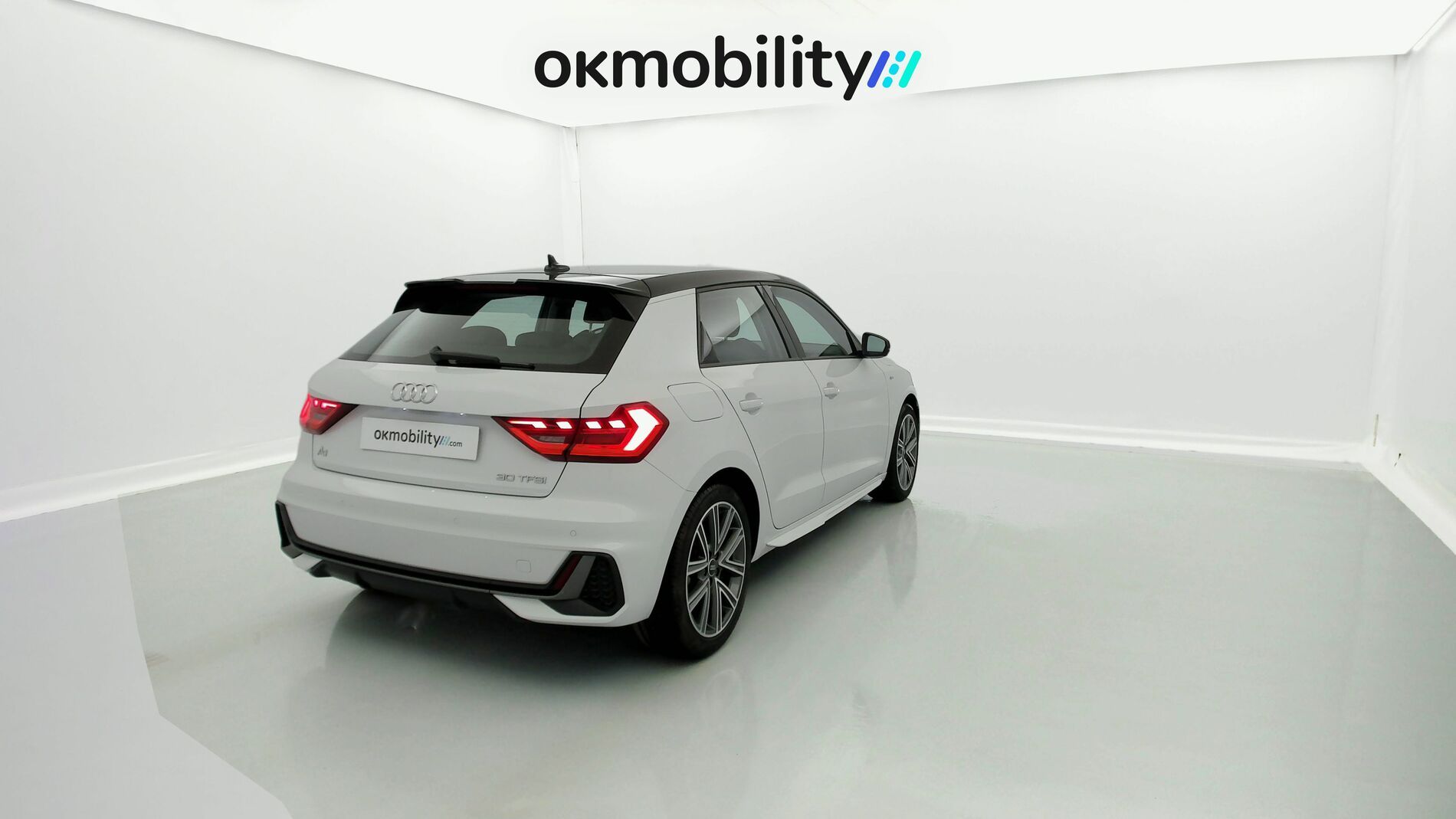 audi a1 sportback s line 30 TFSI 110 2022 gletscherweis / mythosschwarz 12