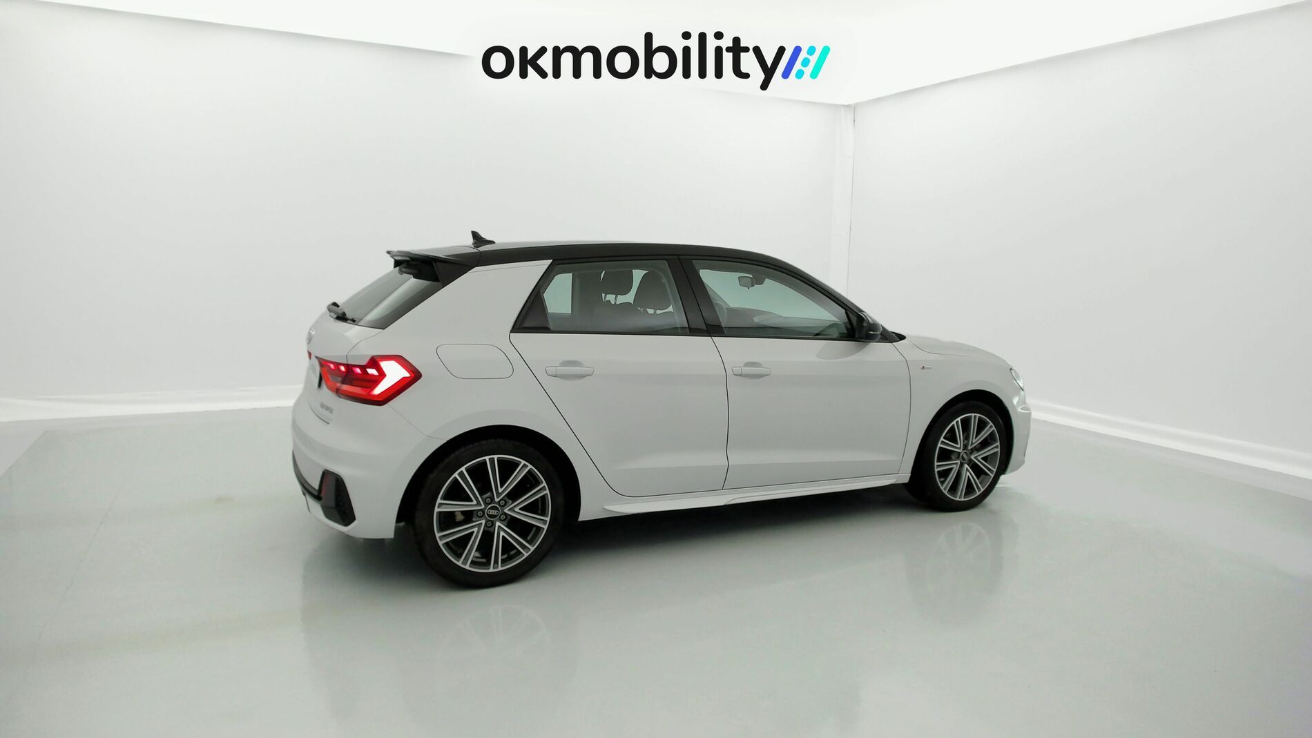 audi a1 sportback s line 30 TFSI 110 2022 gletscherweis / mythosschwarz 13