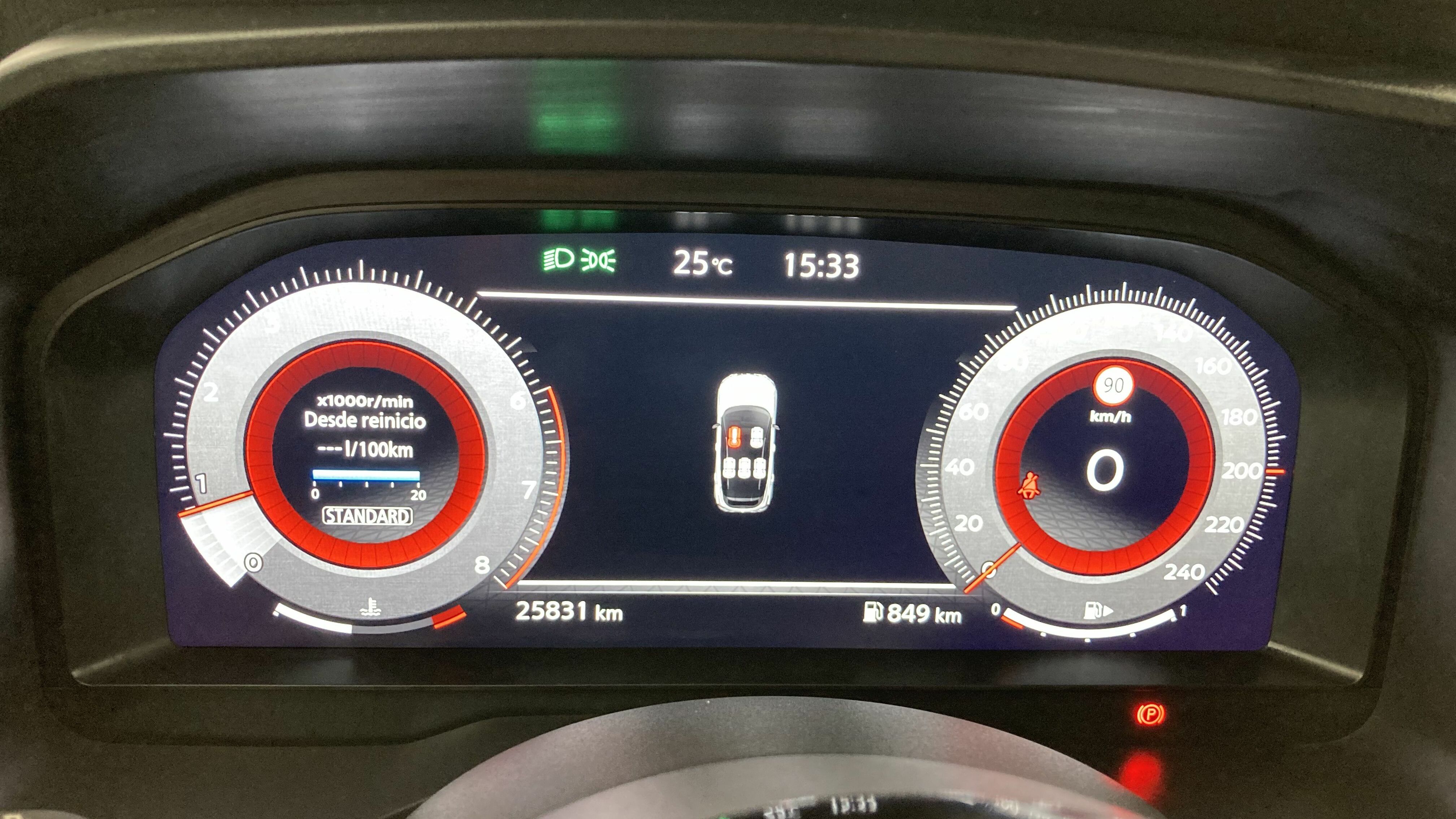 nissan qashqai tekna 1.3 DIG-T 140 MHEV 2022 noir metallise / gris 8