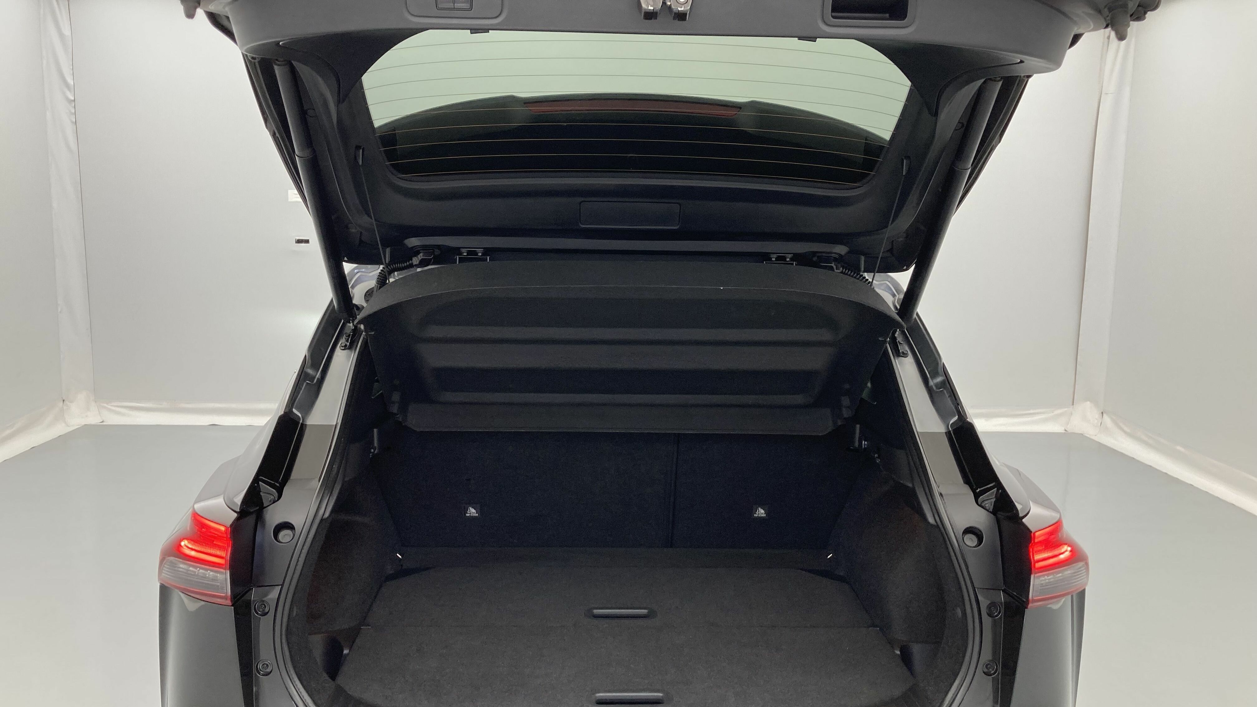 nissan qashqai tekna 1.3 DIG-T 140 MHEV 2022 noir metallise / gris 14