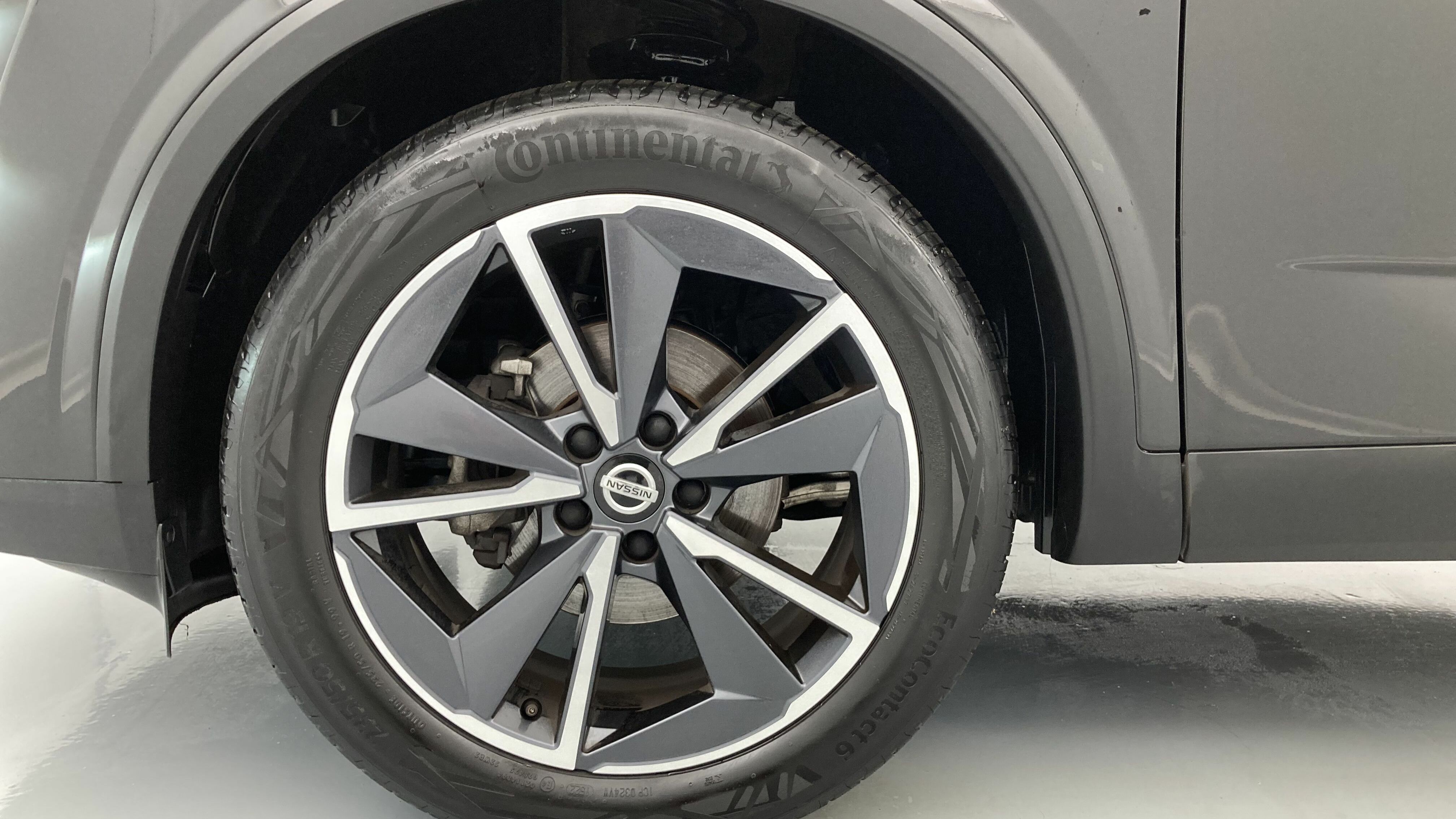 nissan qashqai tekna 1.3 DIG-T 140 MHEV 2022 noir metallise / gris 17