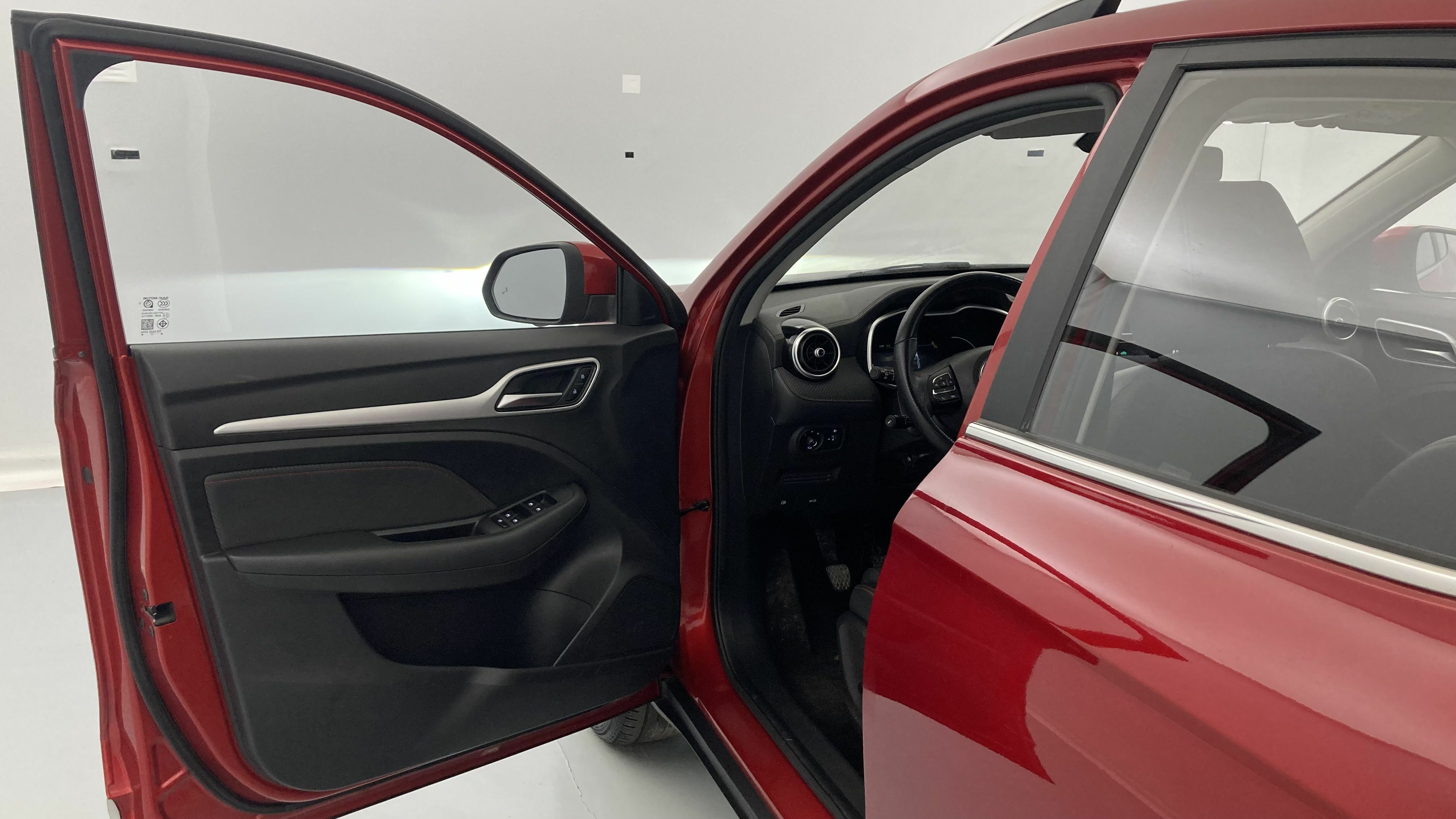 mg zs luxury 1.5 VTI-TECH 106 2023 diamond red 12