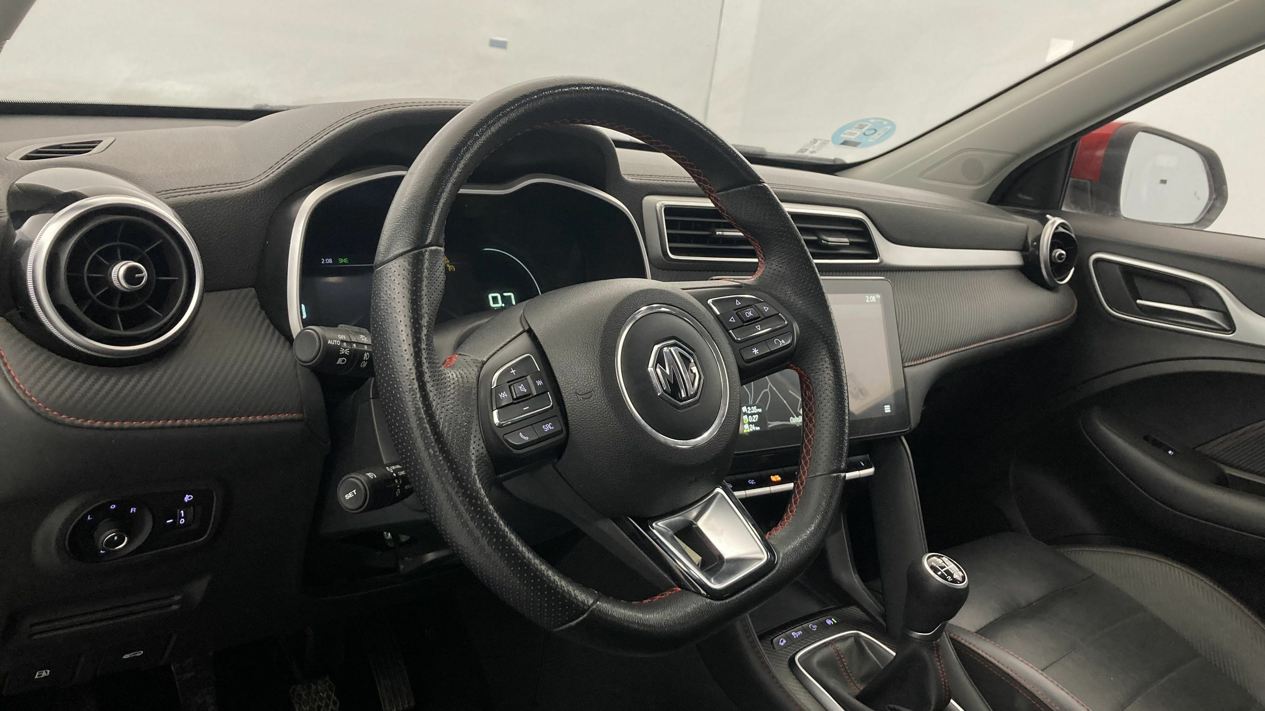 mg zs luxury 1.5 VTI-TECH 106 2023 diamond red 14