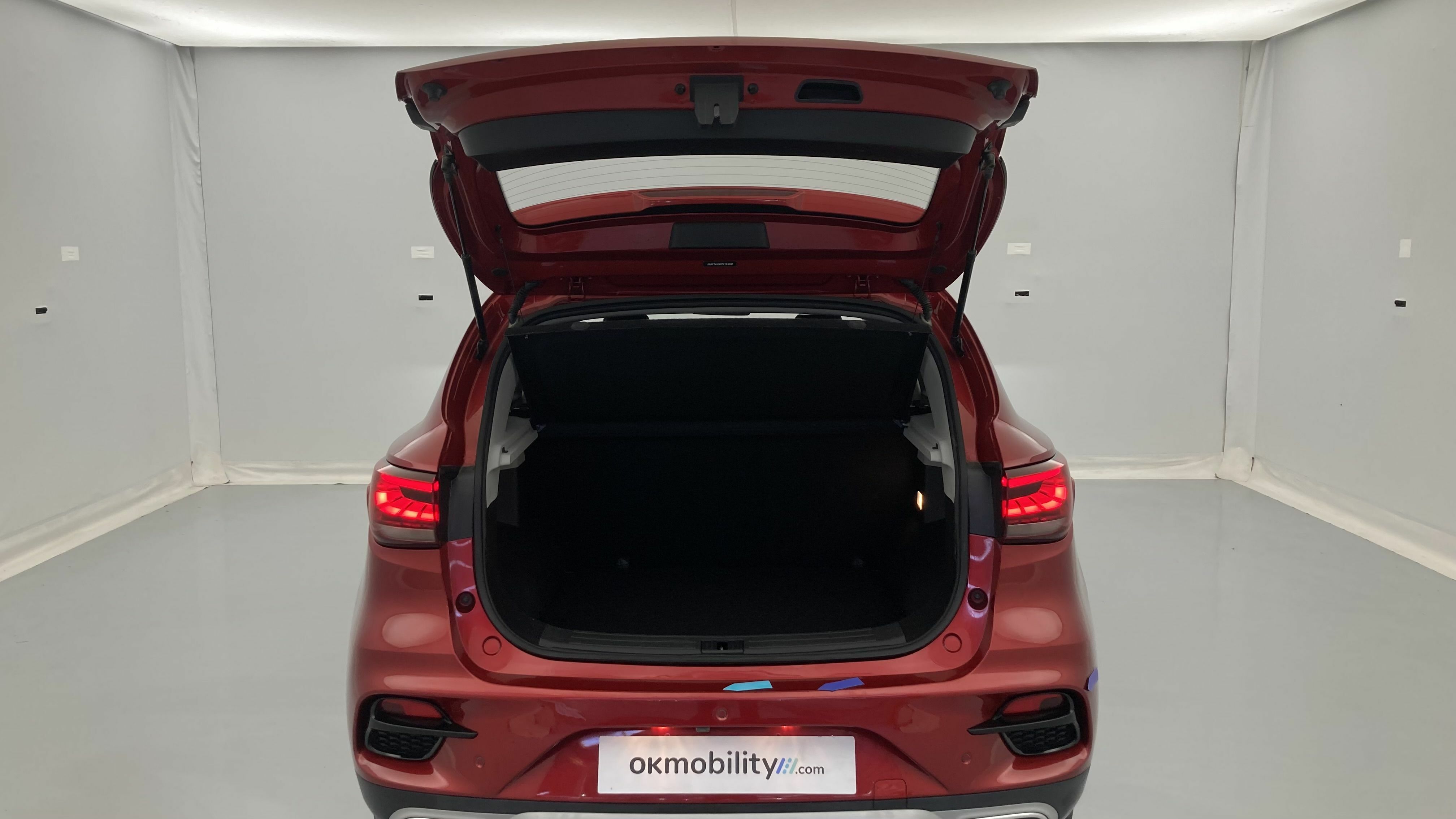 mg zs luxury 1.5 VTI-TECH 106 2023 diamond red 23