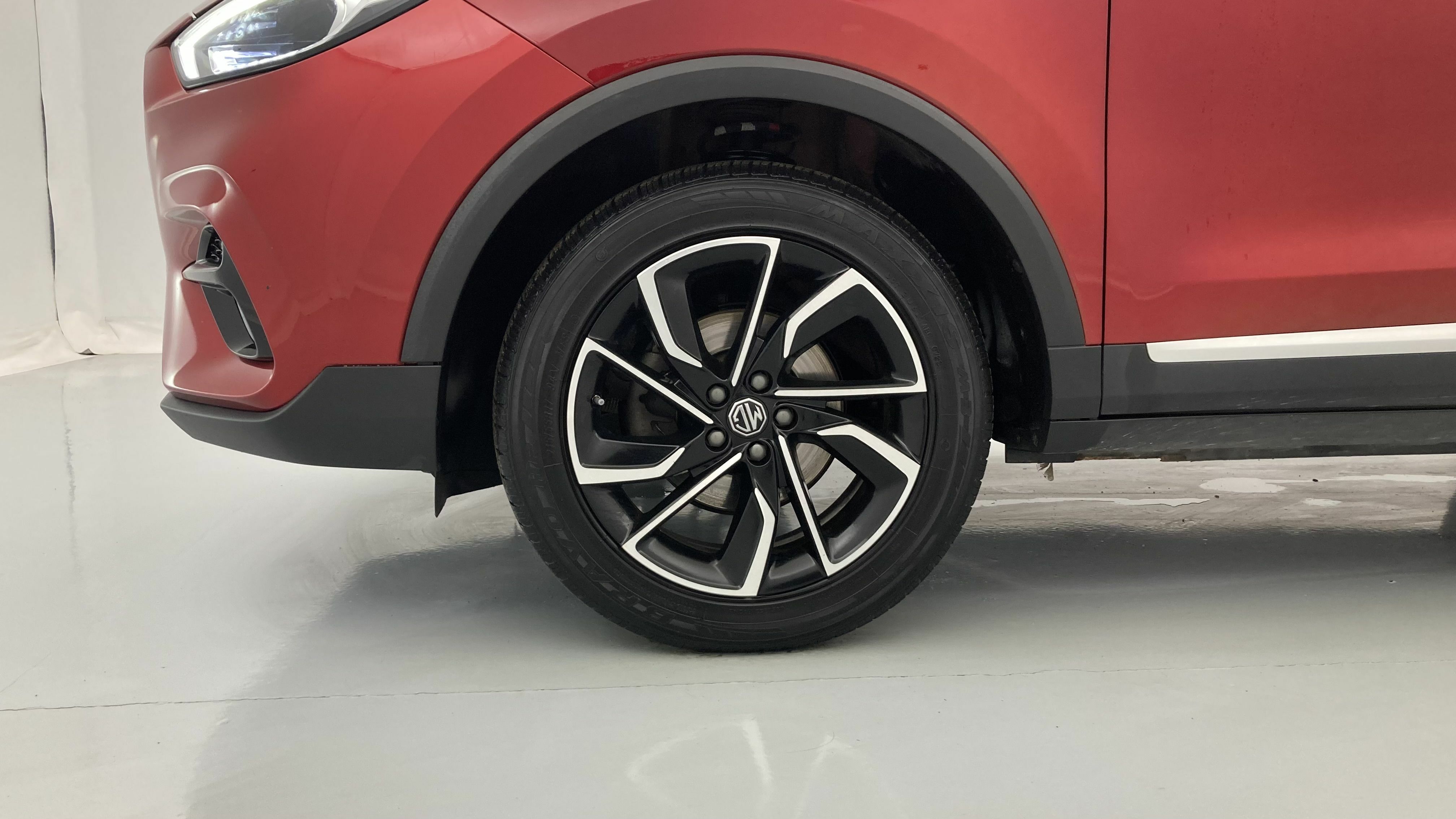 mg zs luxury 1.5 VTI-TECH 106 2023 diamond red 26