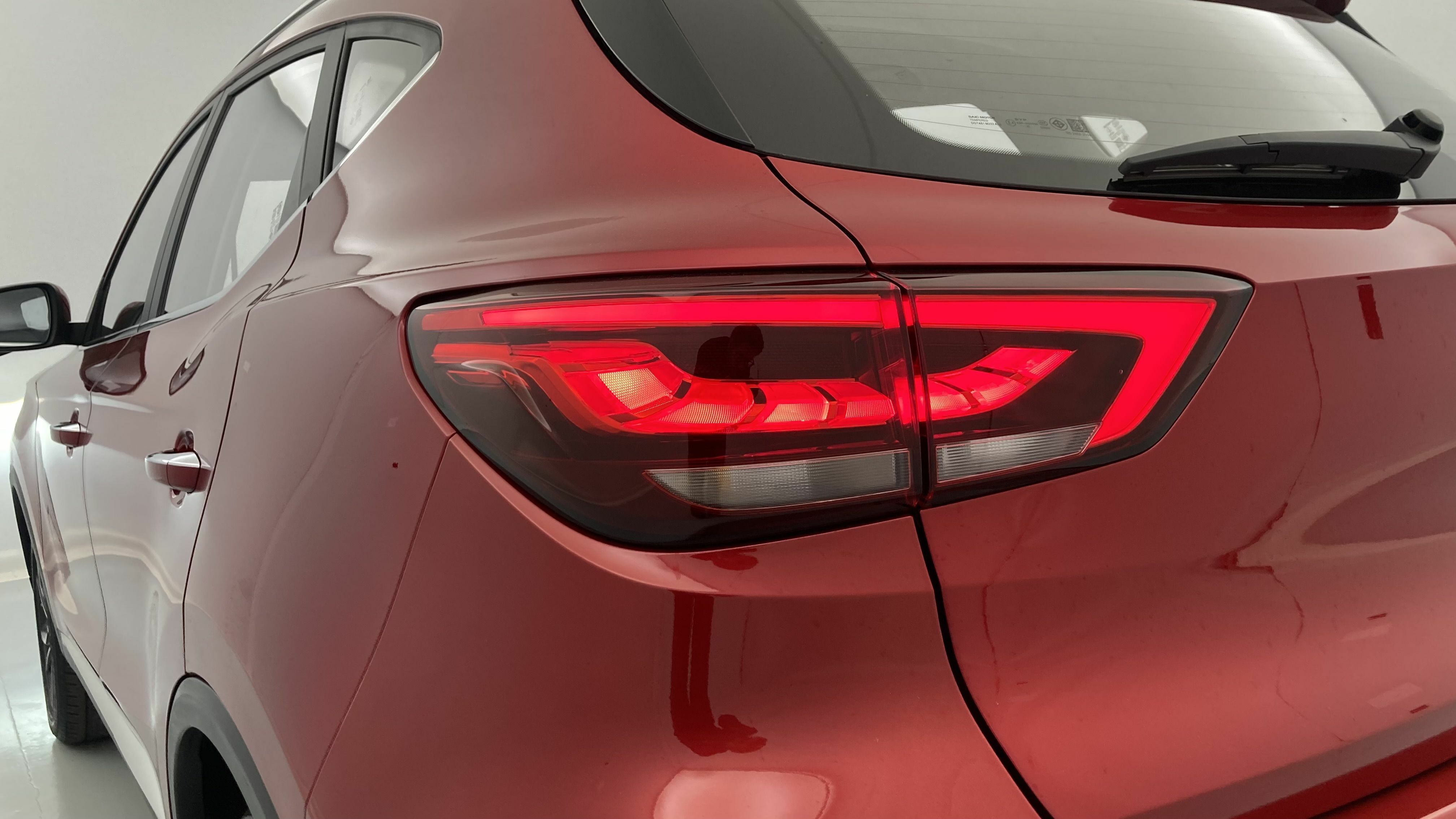 mg zs luxury 1.5 VTI-TECH 106 2023 diamond red 29