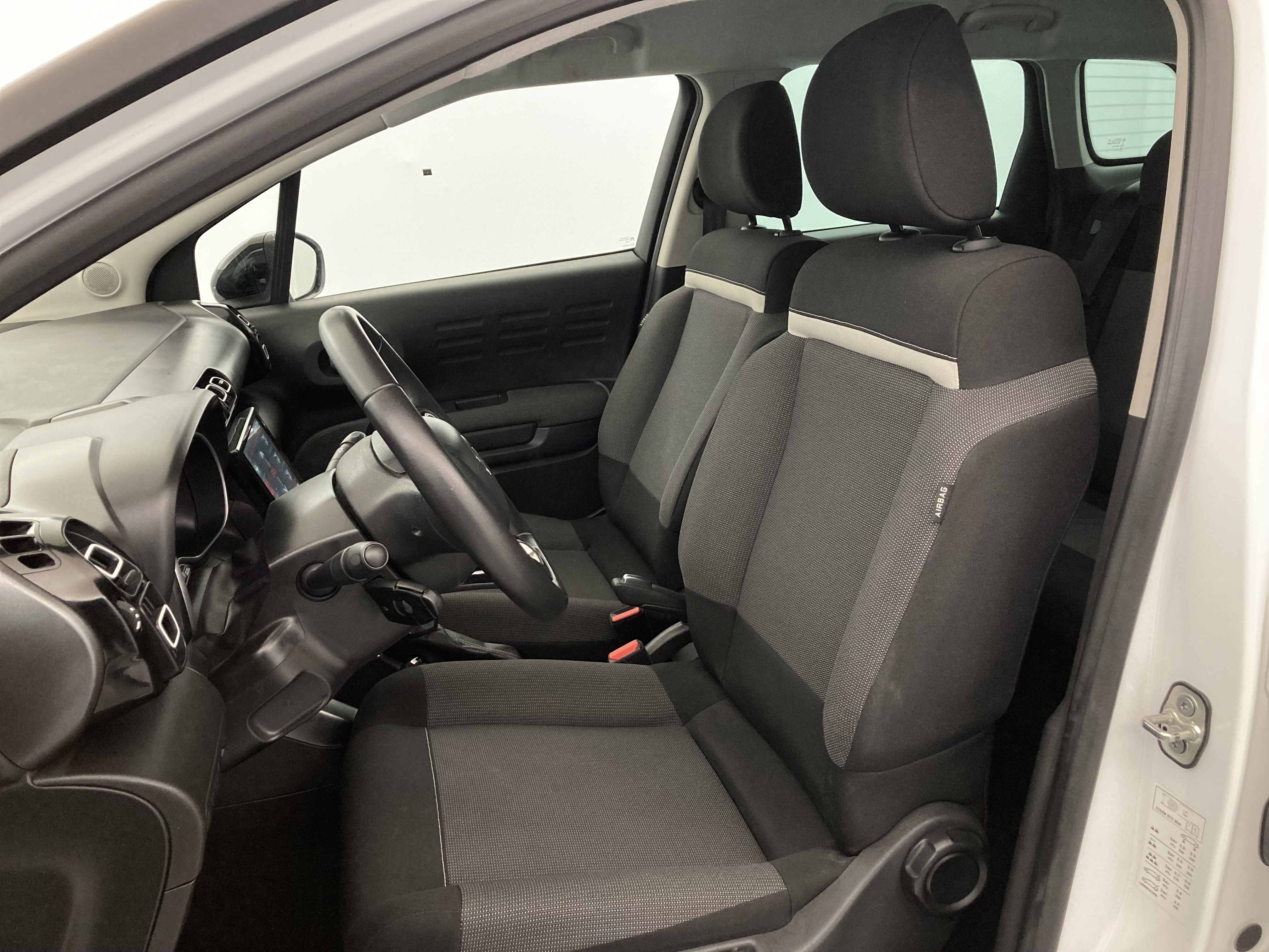 citroen c3 aircross shine pack 1.2 PURETECH 130 EAT 2023 blanco polar / negro 15