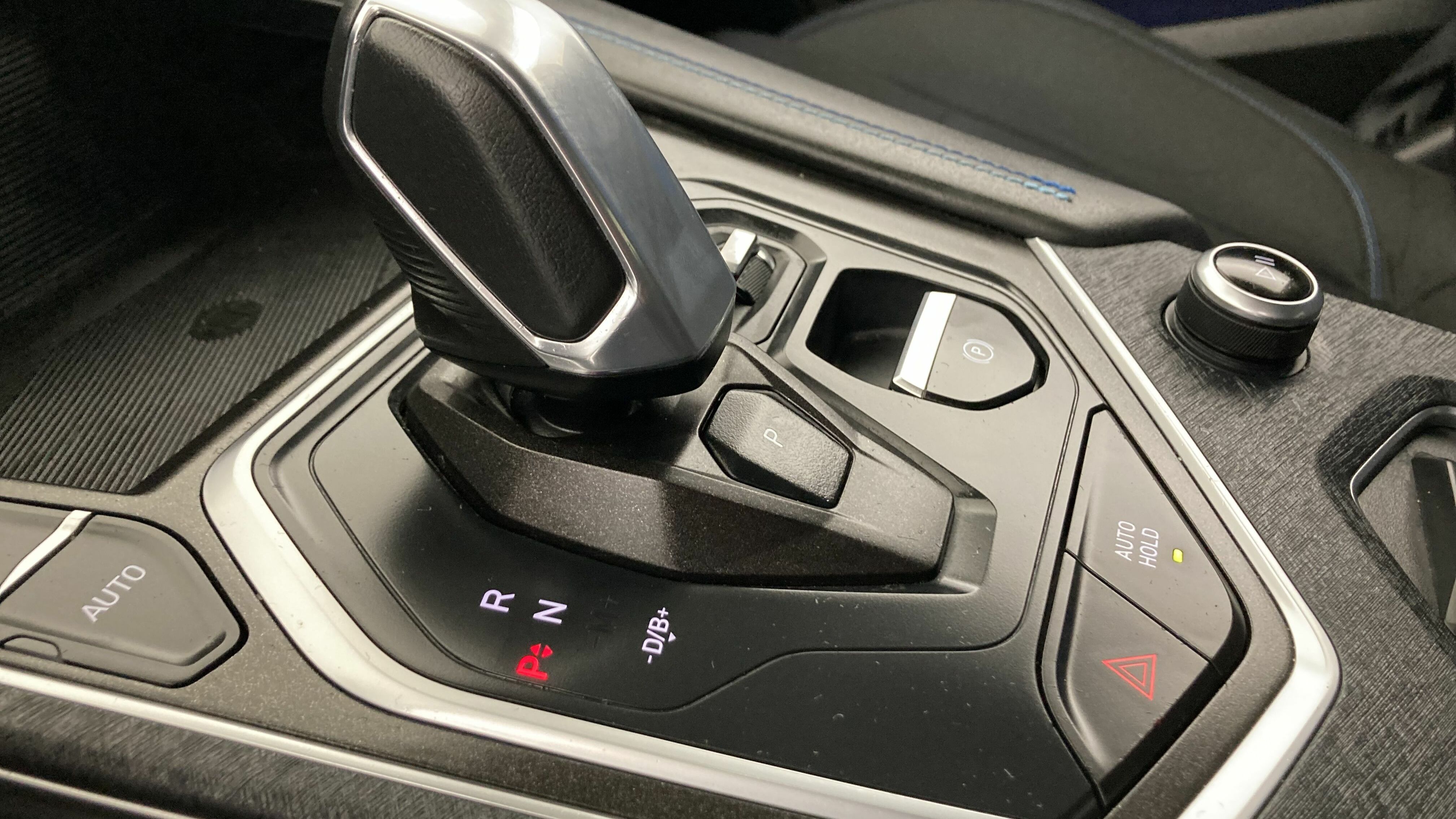 lynk&co 1 nv 1.5 PHEV 261 2022 black 20