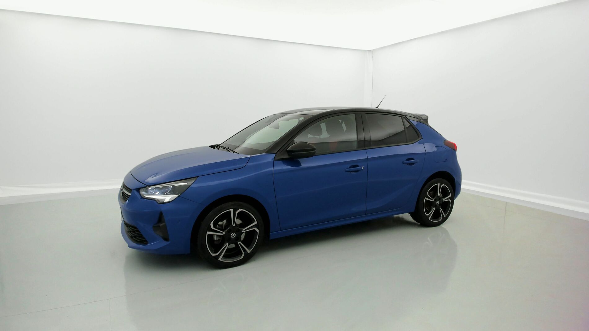 opel corsa gs line 1.2 130CV AUTO 2022 azul voltaico / negro 2