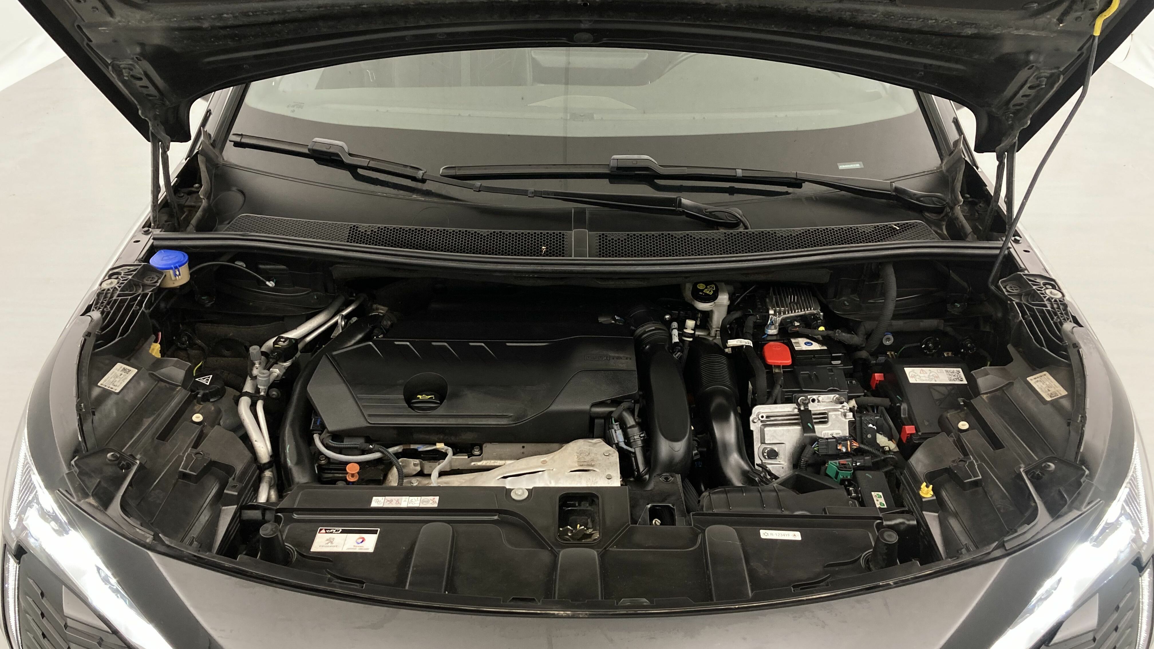 peugeot 3008 gt pack 1.6 HYBRID 300 EAT PHEV 2022 negro perla nera 24