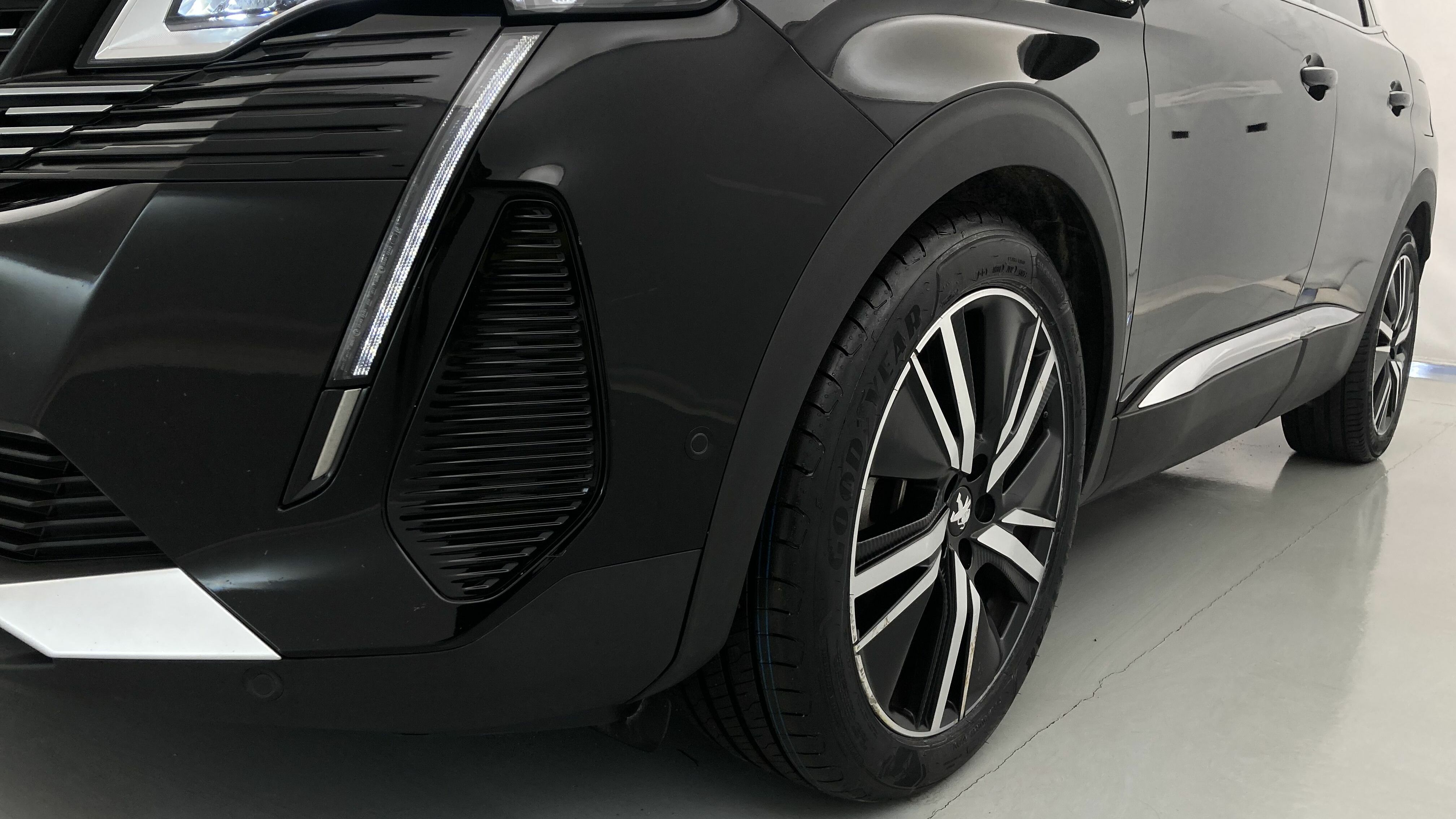 peugeot 3008 gt pack 1.6 HYBRID 300 EAT PHEV 2022 negro perla nera 25