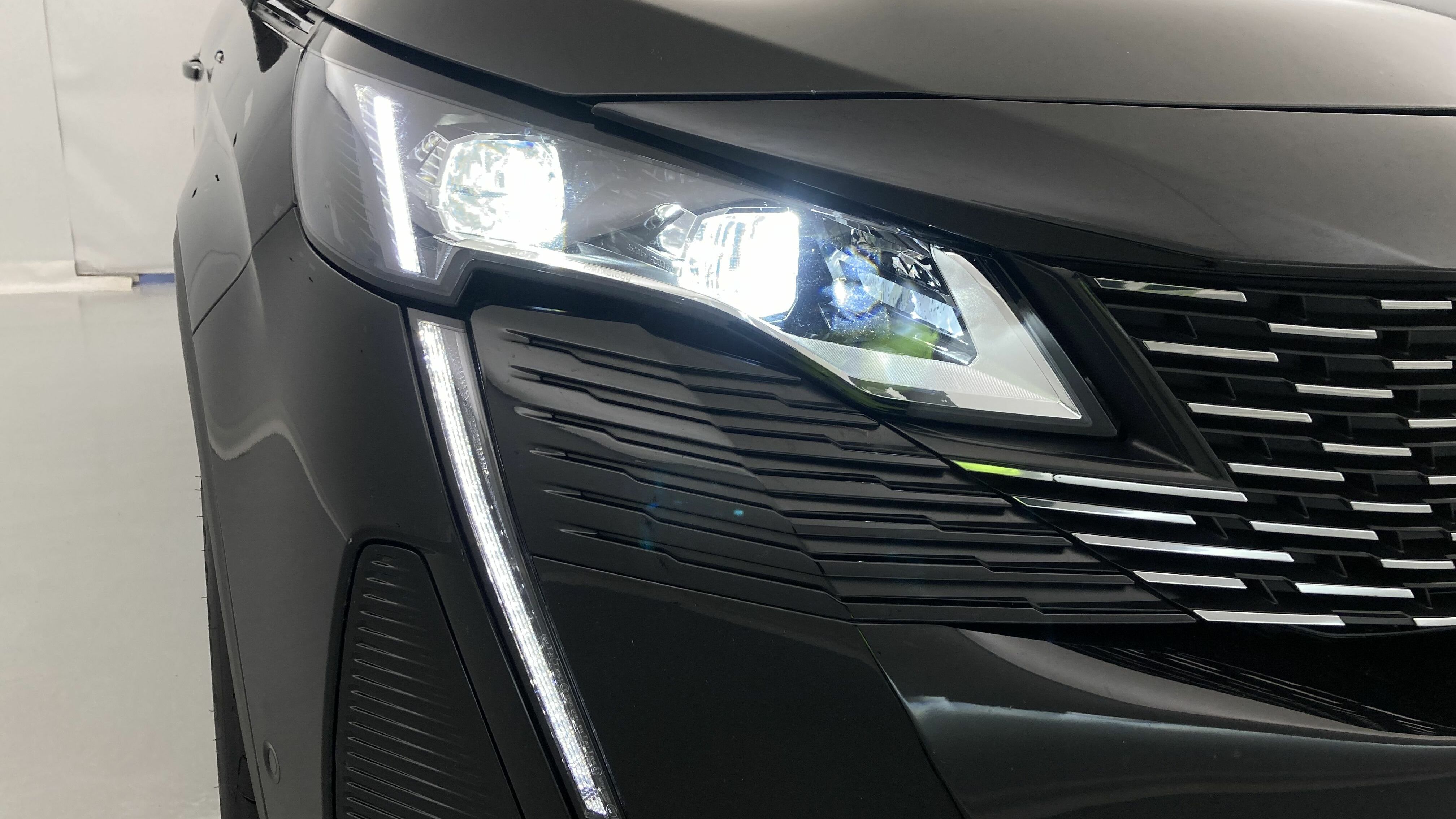 peugeot 3008 gt pack 1.6 HYBRID 300 EAT PHEV 2022 negro perla nera 28