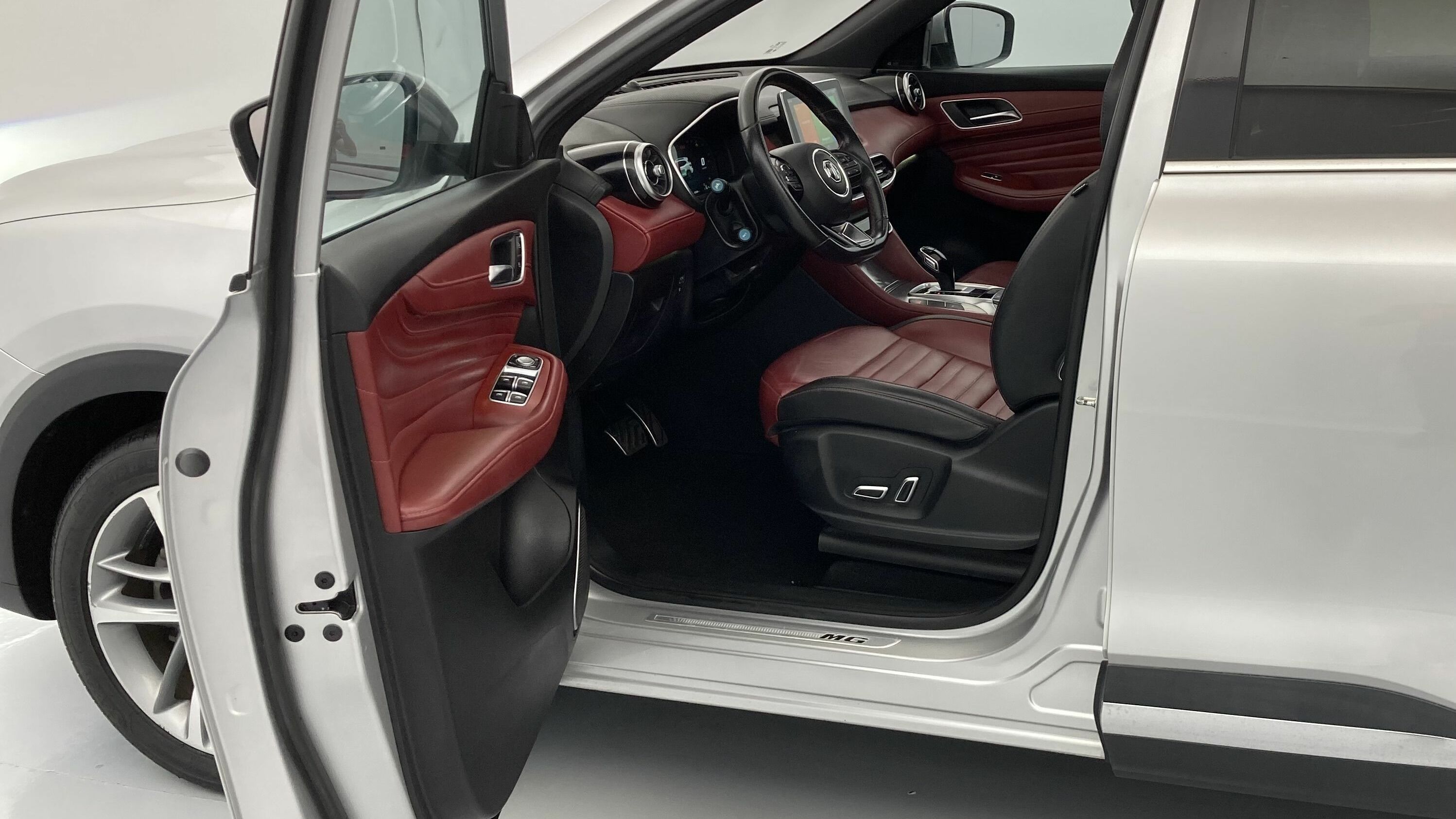 mg ehs phev exclusive 1.5 T-GDI 258 PHEV 2022 medal silver 14