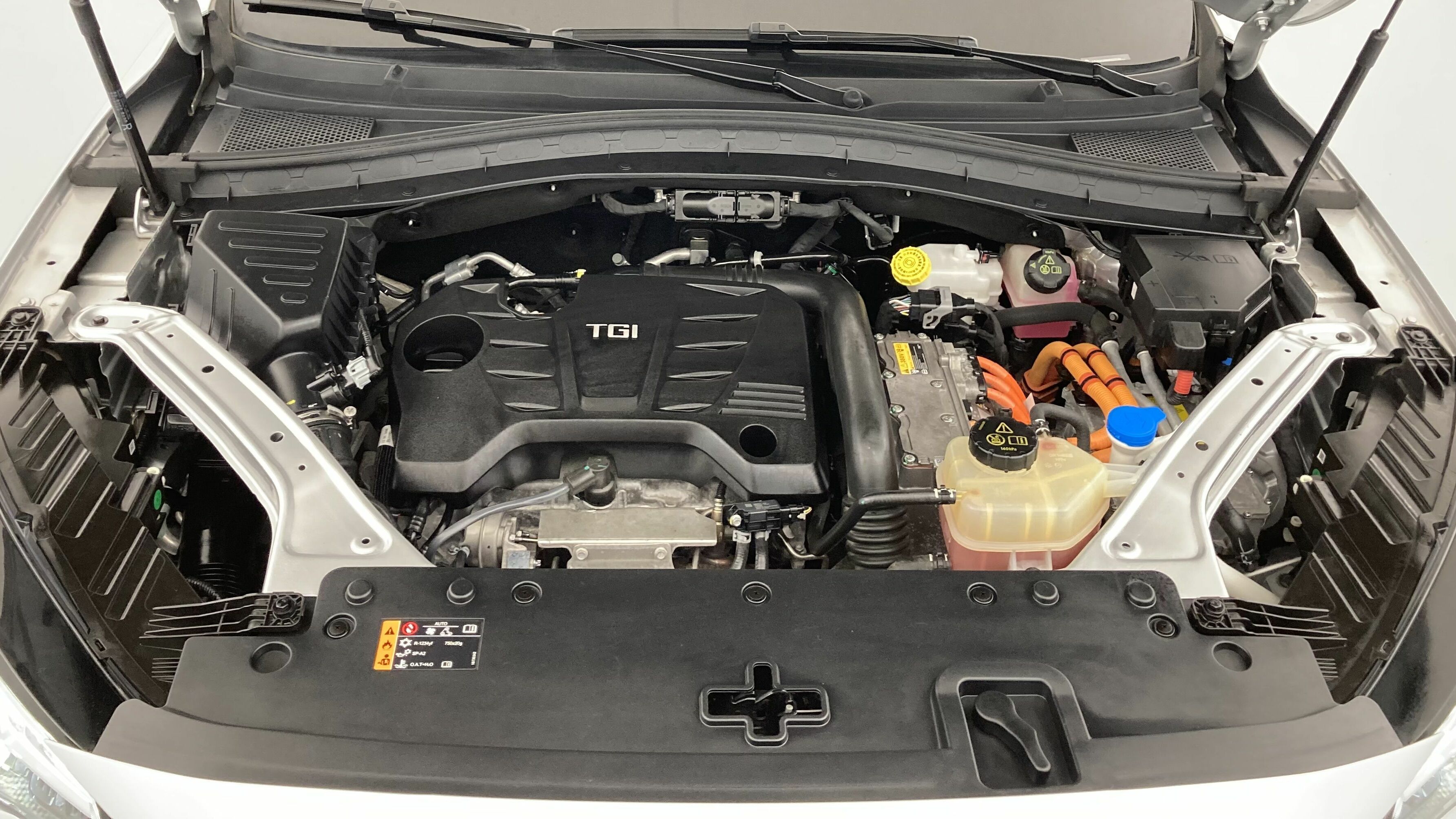 mg ehs phev exclusive 1.5 T-GDI 258 PHEV 2022 medal silver 26