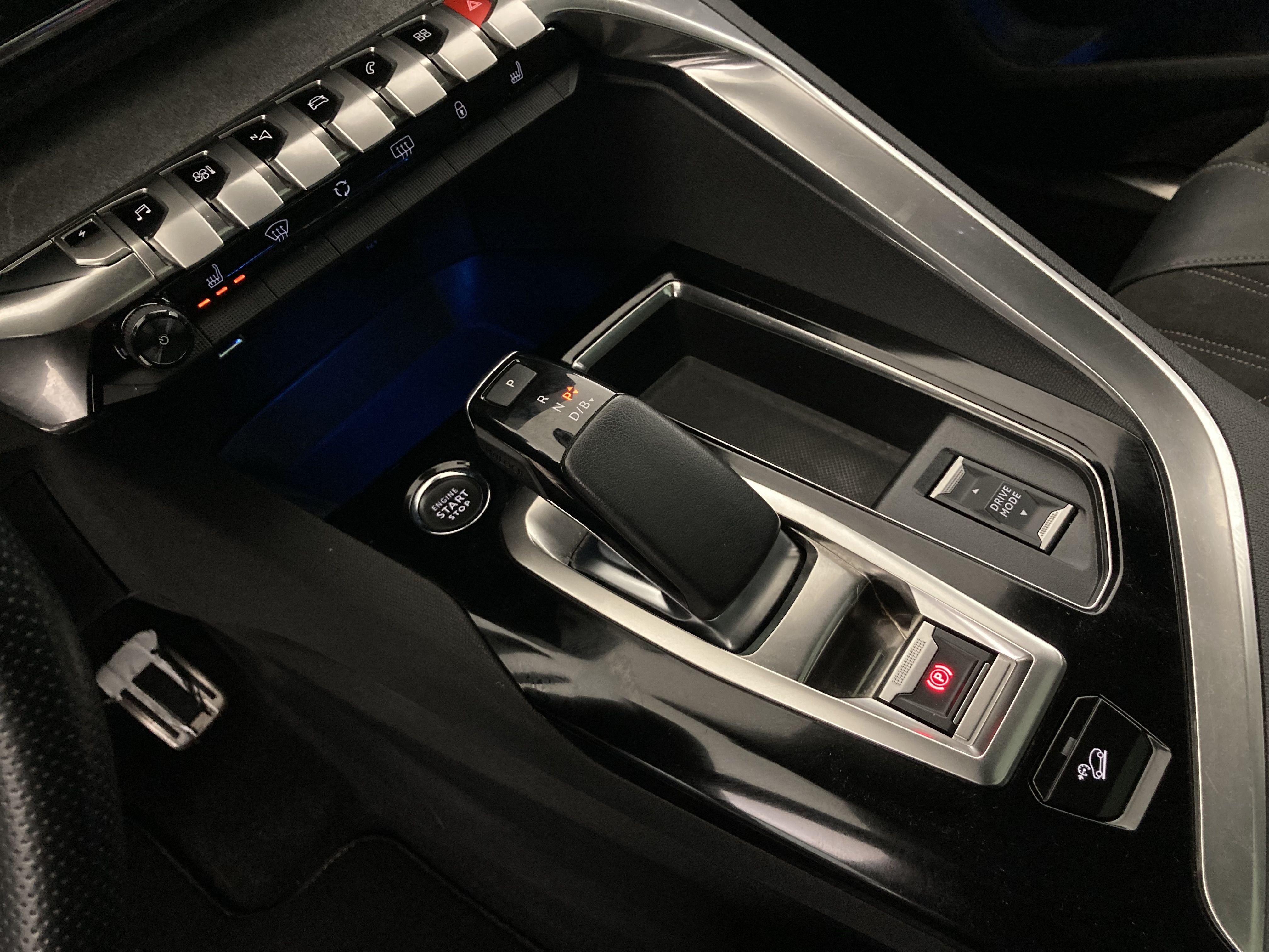 peugeot 3008 gt pack 1.6 HYBRID 300 EAT PHEV 2022 negro perla nera 18