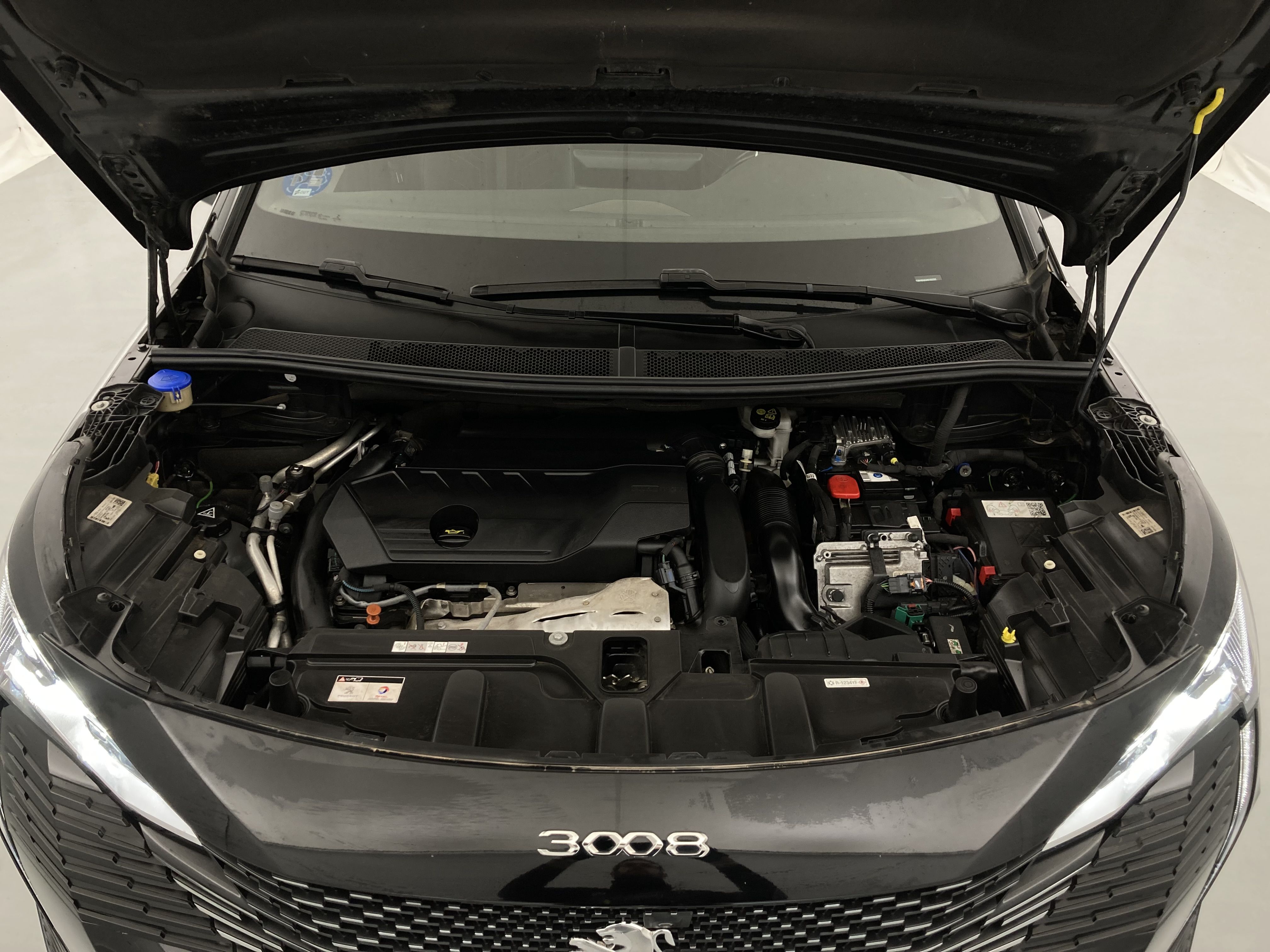 peugeot 3008 gt pack 1.6 HYBRID 300 EAT PHEV 2022 negro perla nera 26