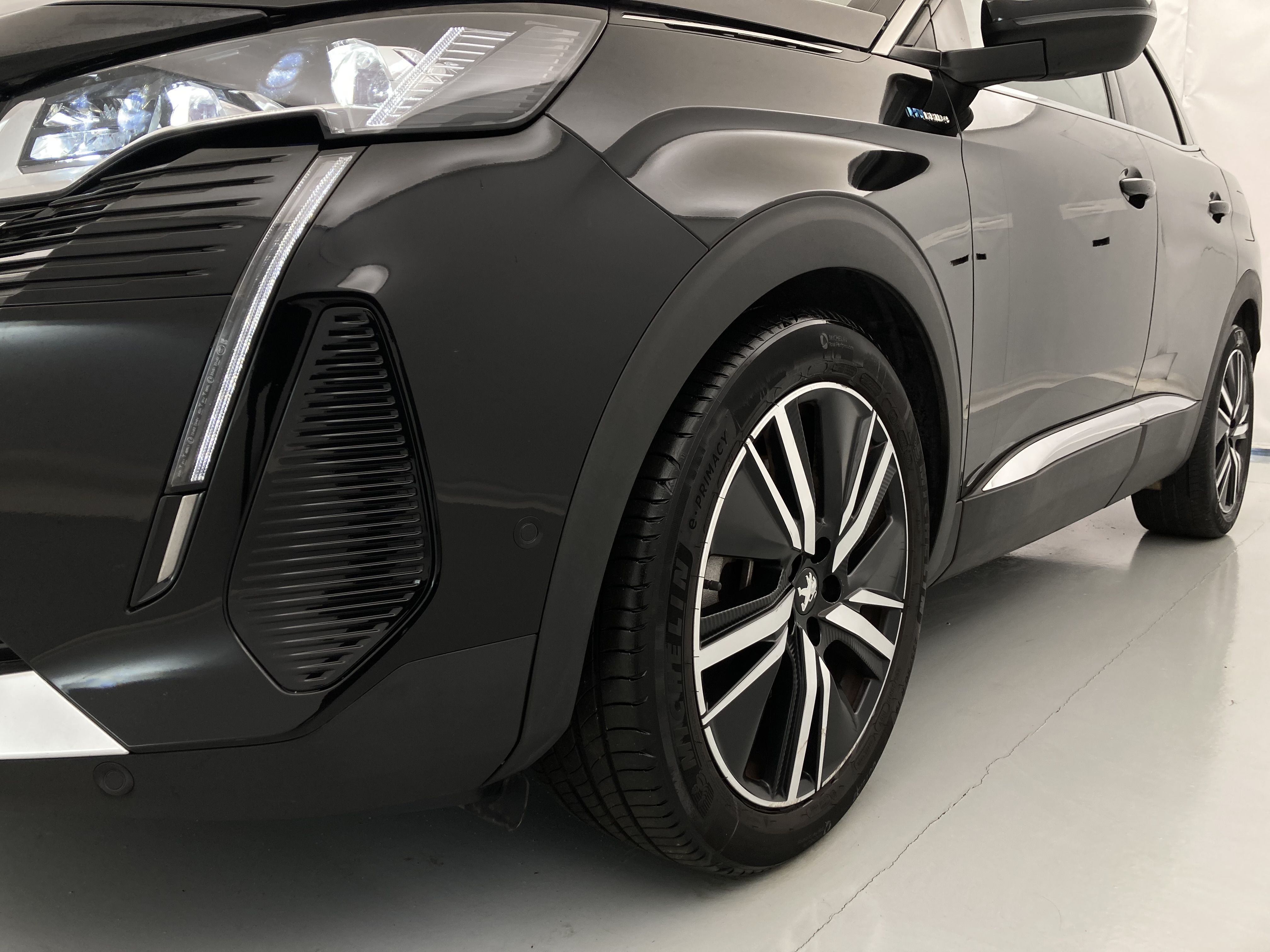 peugeot 3008 gt pack 1.6 HYBRID 300 EAT PHEV 2022 negro perla nera 27