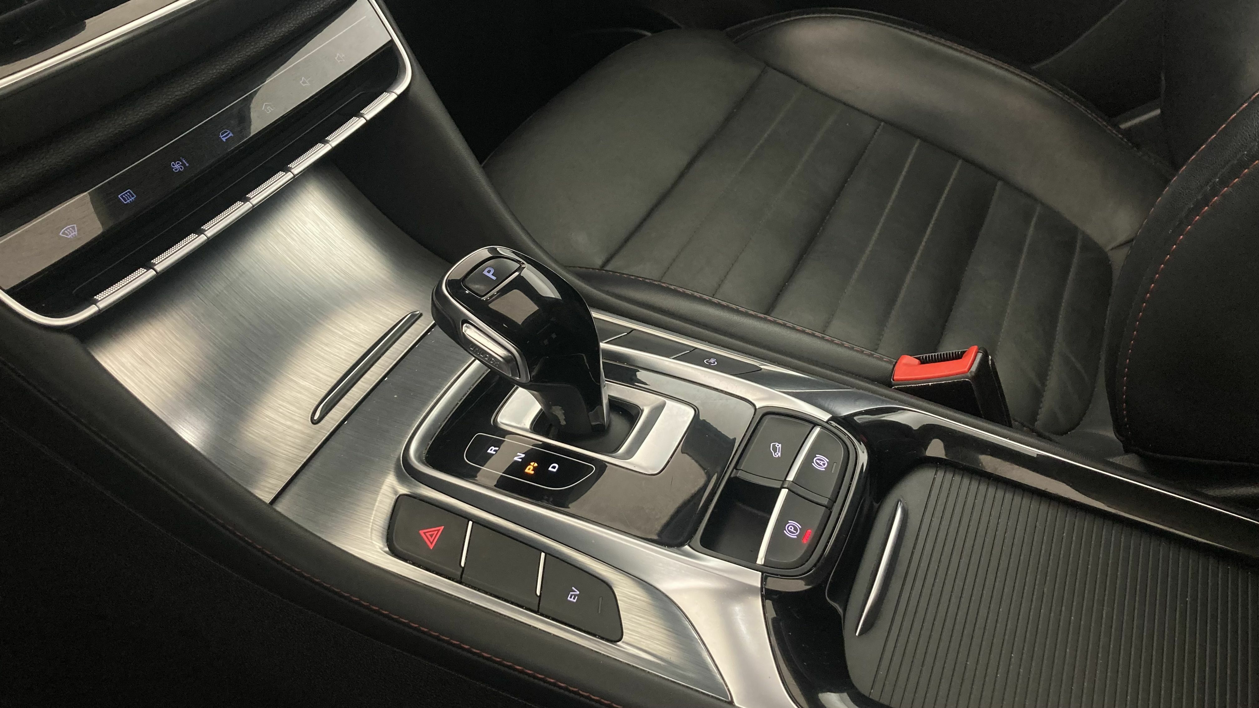 mg ehs phev luxury 1.5 T-GDI 258 PHEV 2023 white 19