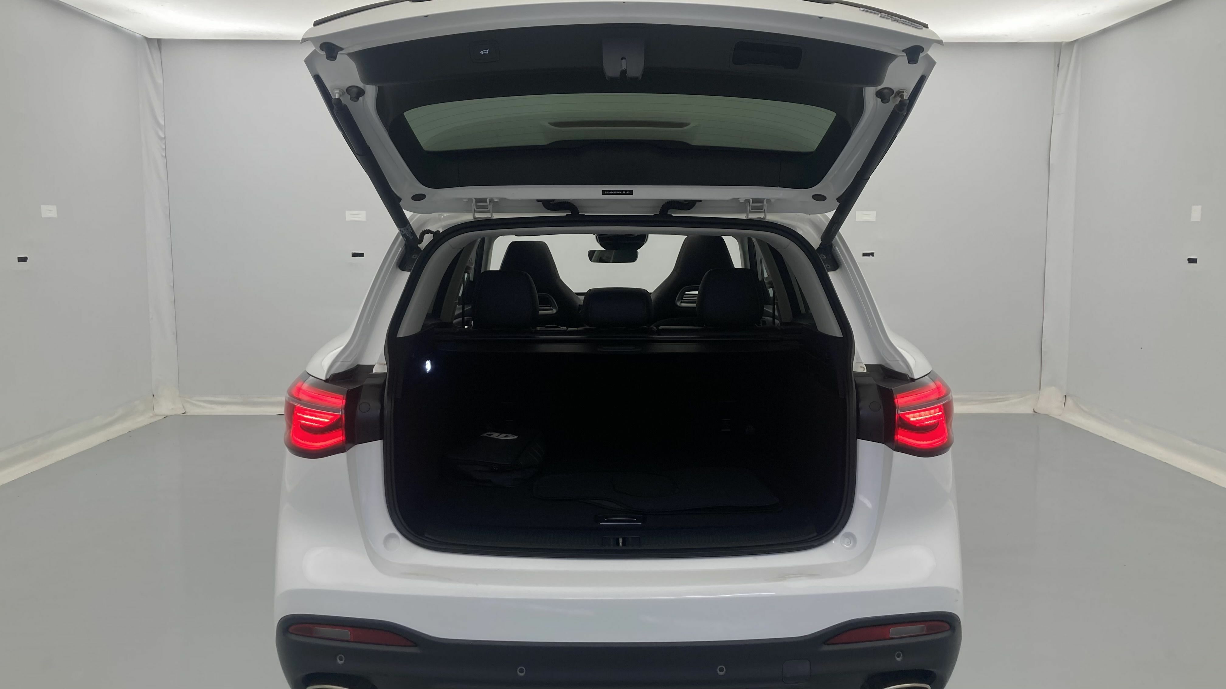 mg ehs phev luxury 1.5 T-GDI 258 PHEV 2023 white 23