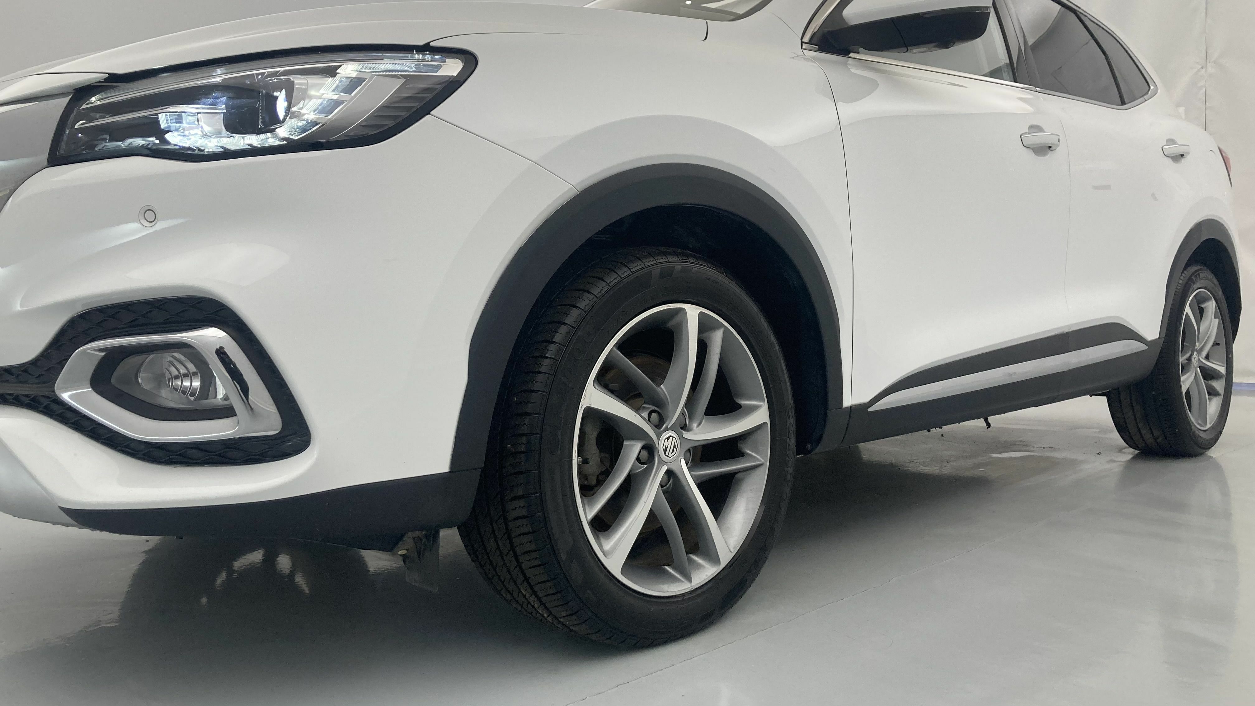 mg ehs phev luxury 1.5 T-GDI 258 PHEV 2023 white 25