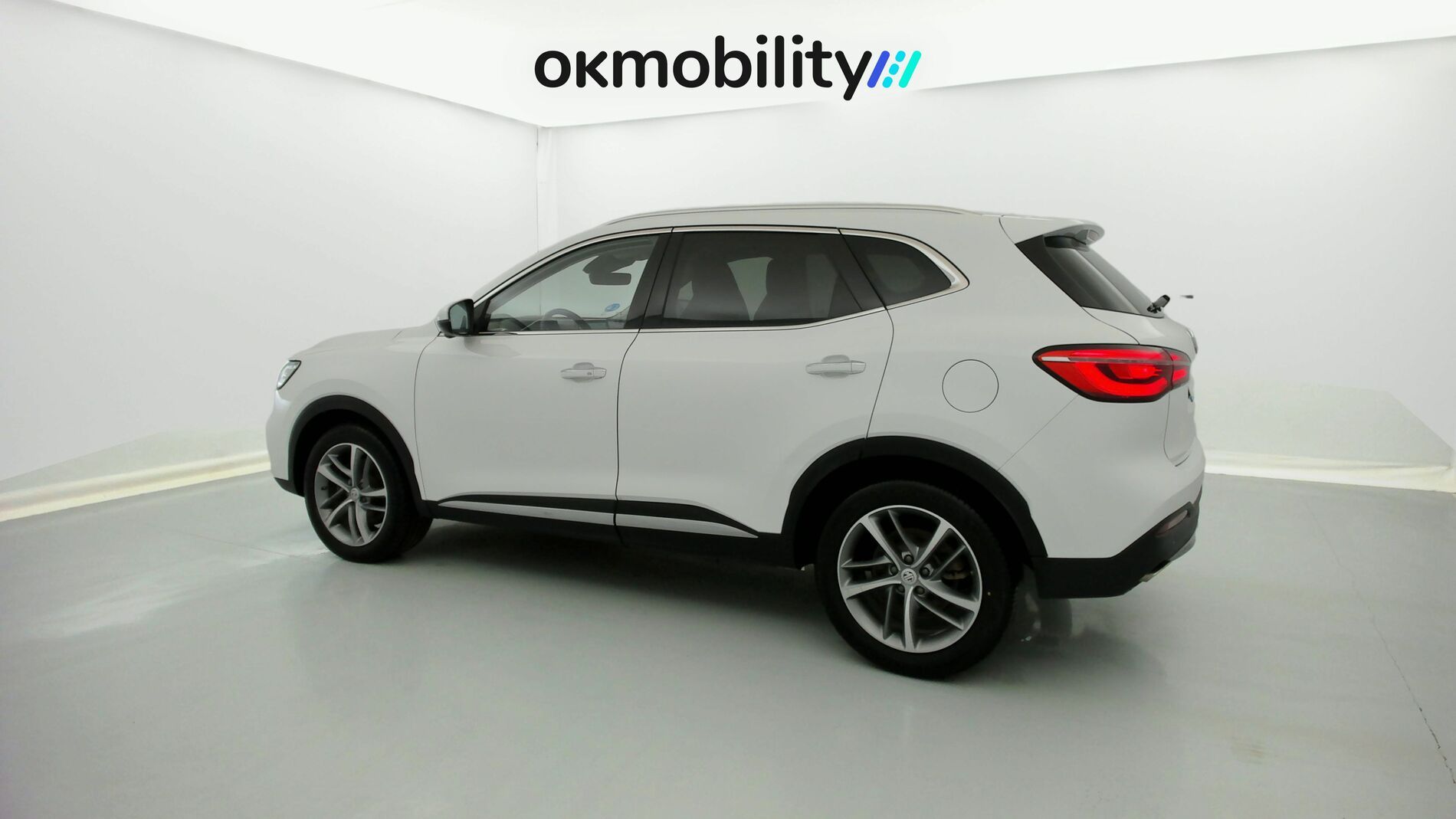 mg ehs phev luxury 1.5 T-GDI 258 PHEV 2023 white 7