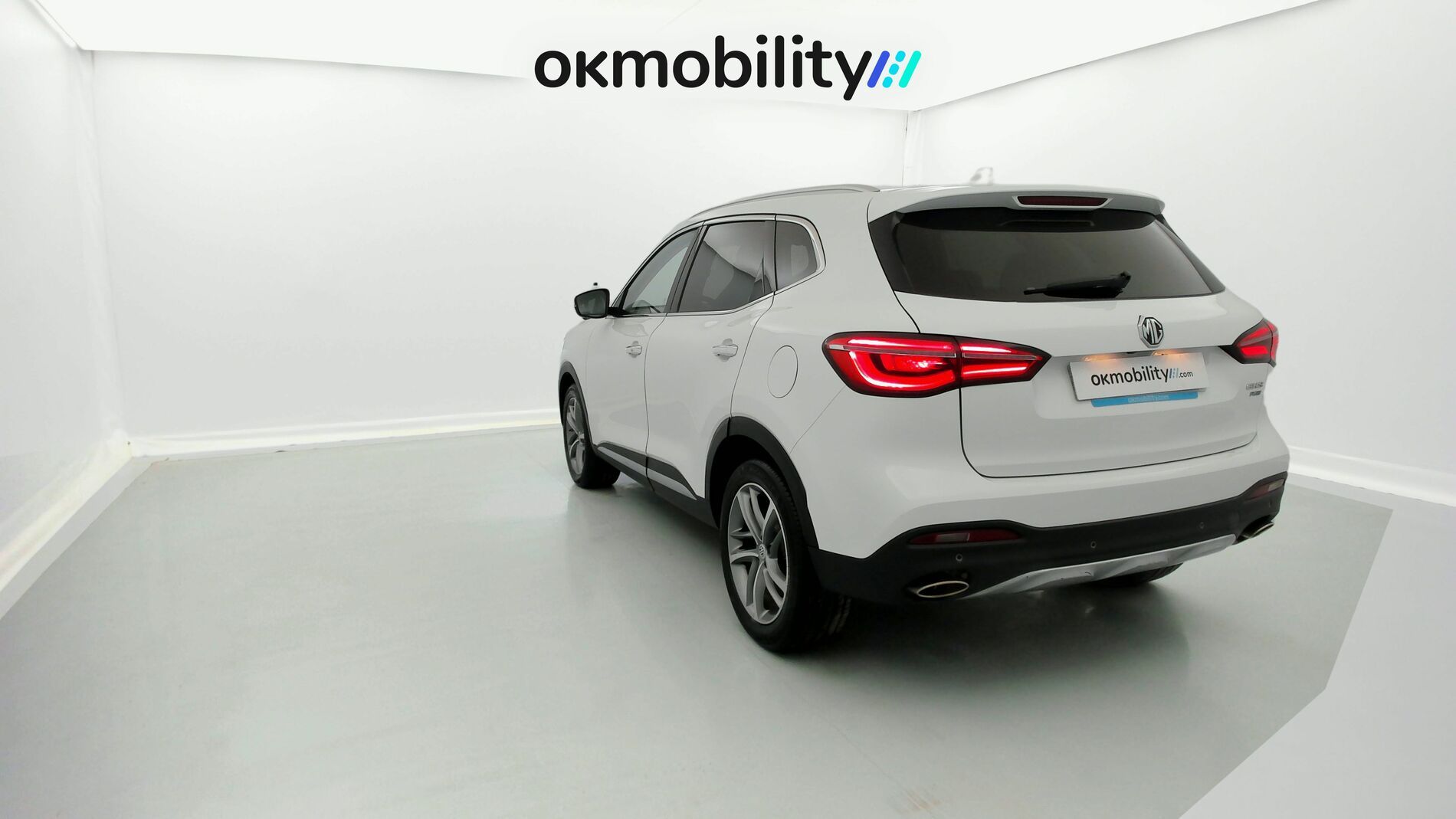 mg ehs phev luxury 1.5 T-GDI 258 PHEV 2023 white 8