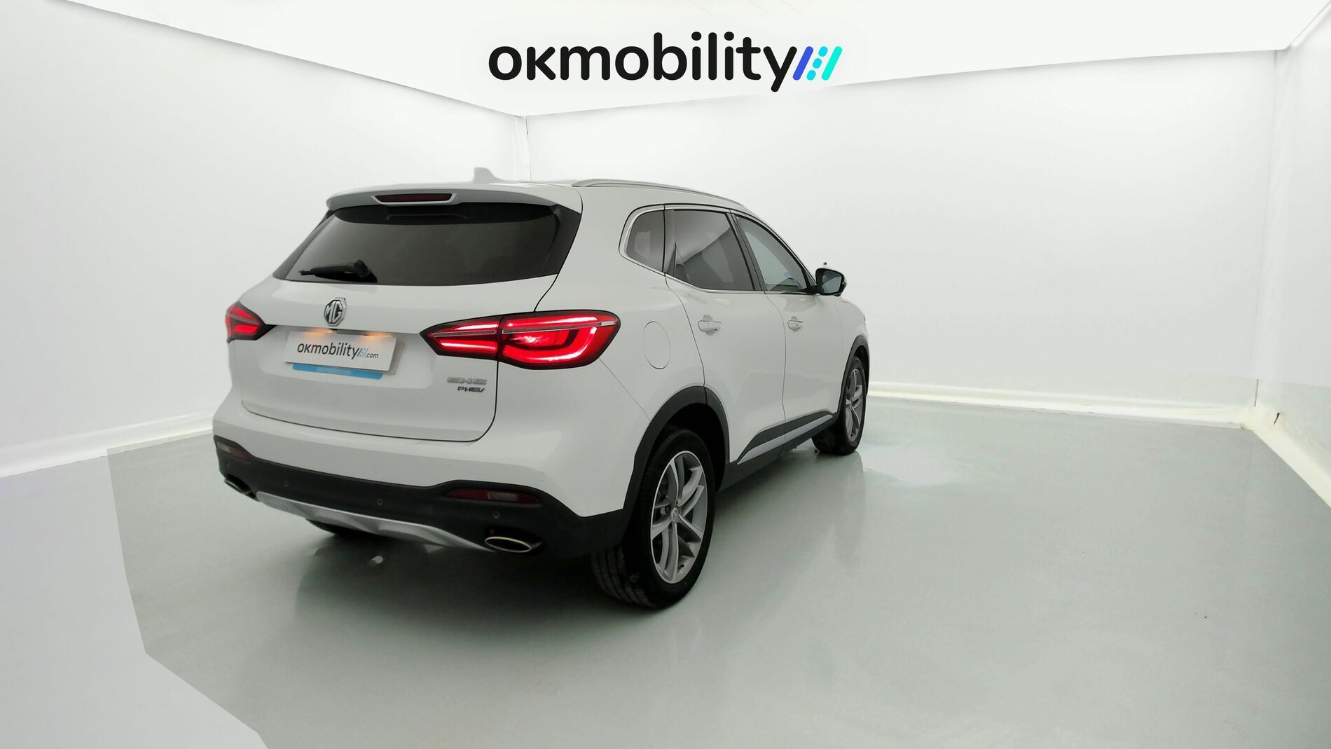 mg ehs phev luxury 1.5 T-GDI 258 PHEV 2023 white 10